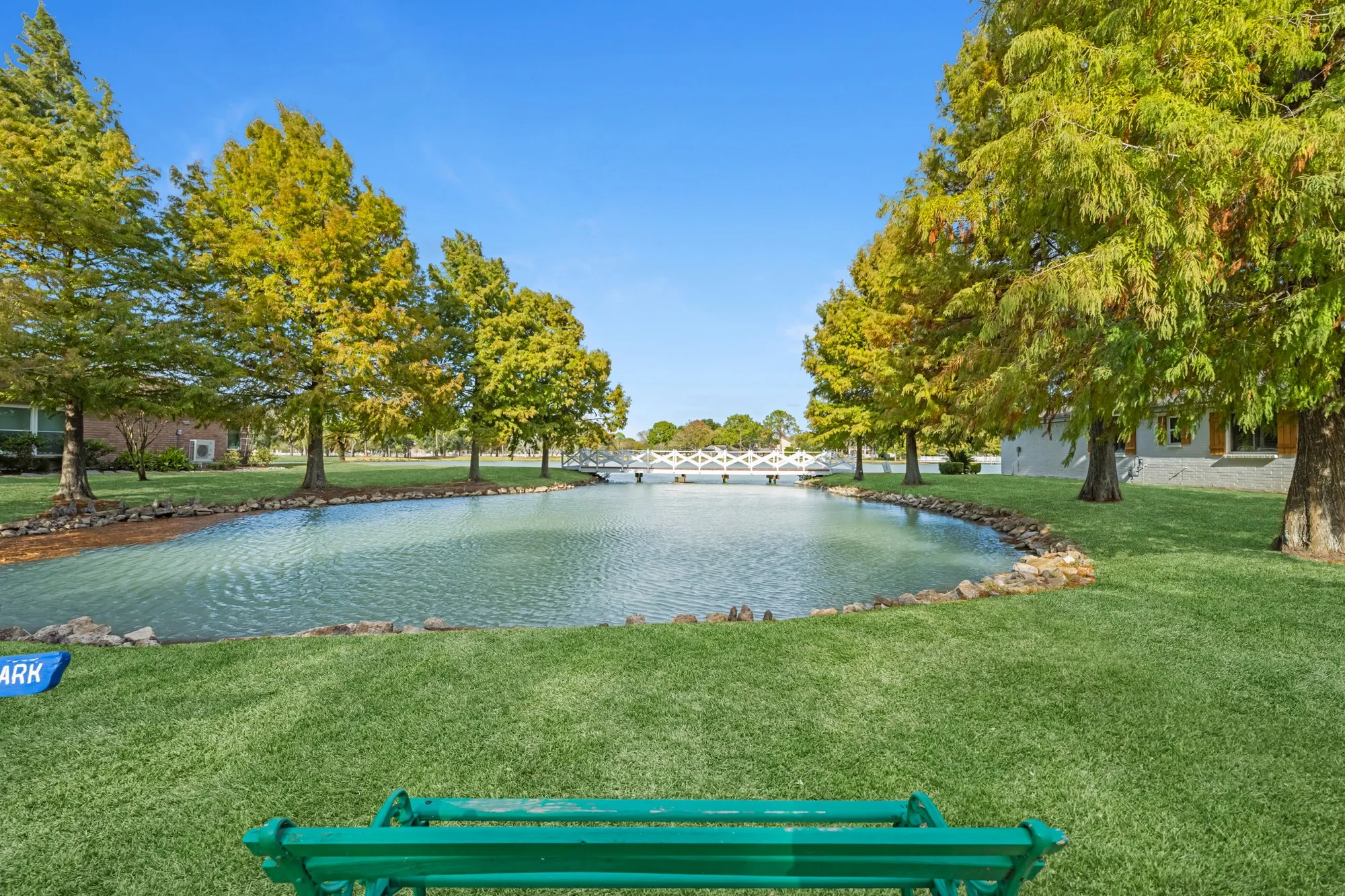 Property Slideshow image 33 of 41 | 2919 n peach hollow cir, Pearland, TX, 77584