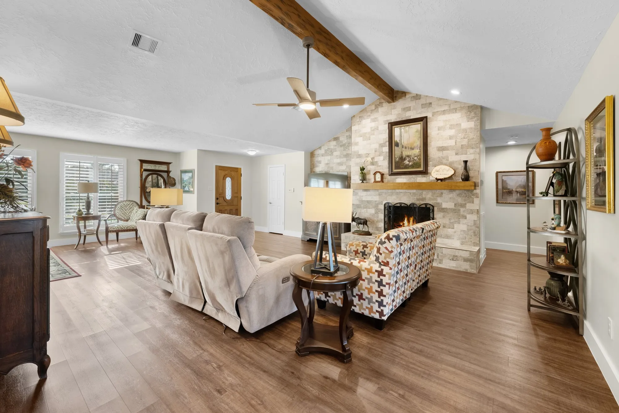 Property Slideshow image 7 of 41 | 2919 n peach hollow cir, Pearland, TX, 77584