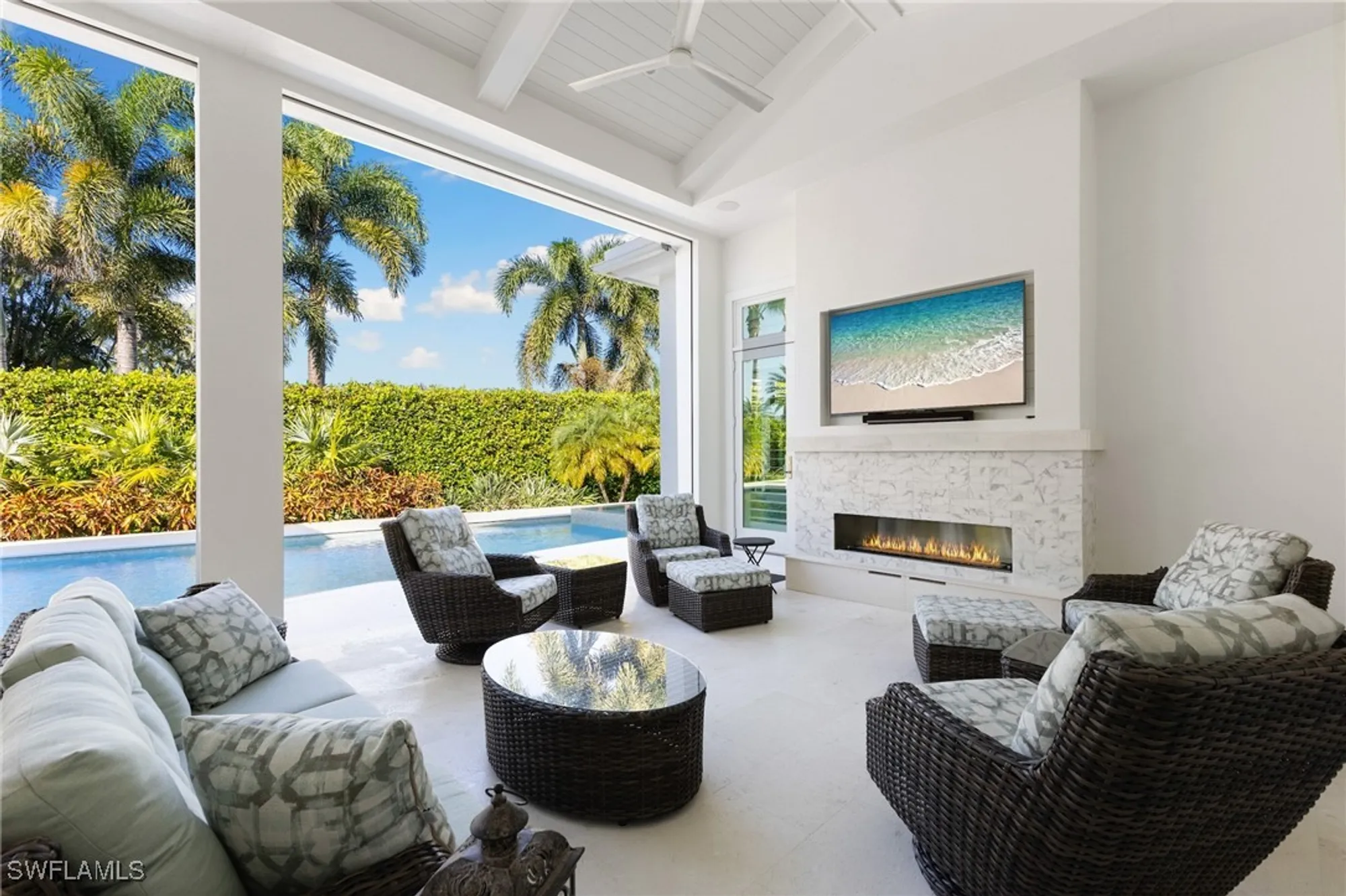 Property Slideshow image 8 of 20 | 383 cuddy ct, Naples, FL, 34103