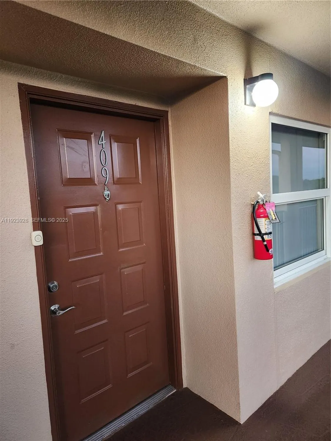 Property Slideshow image 2 of 11 | 12955 sw 16th ct apt 409m, Pembroke Pines, FL, 33027