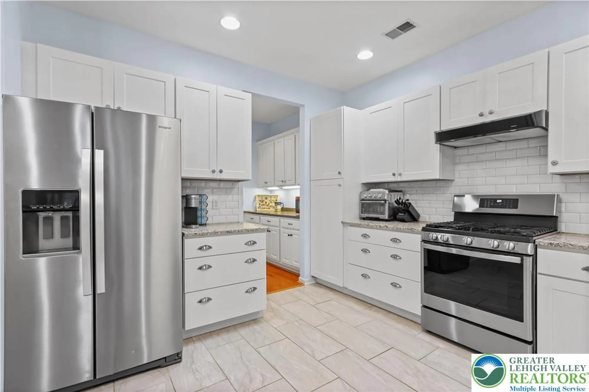 Property Slideshow image 11 of 45 | 60 glenmoor cir n, Palmer Twp, PA, 18045