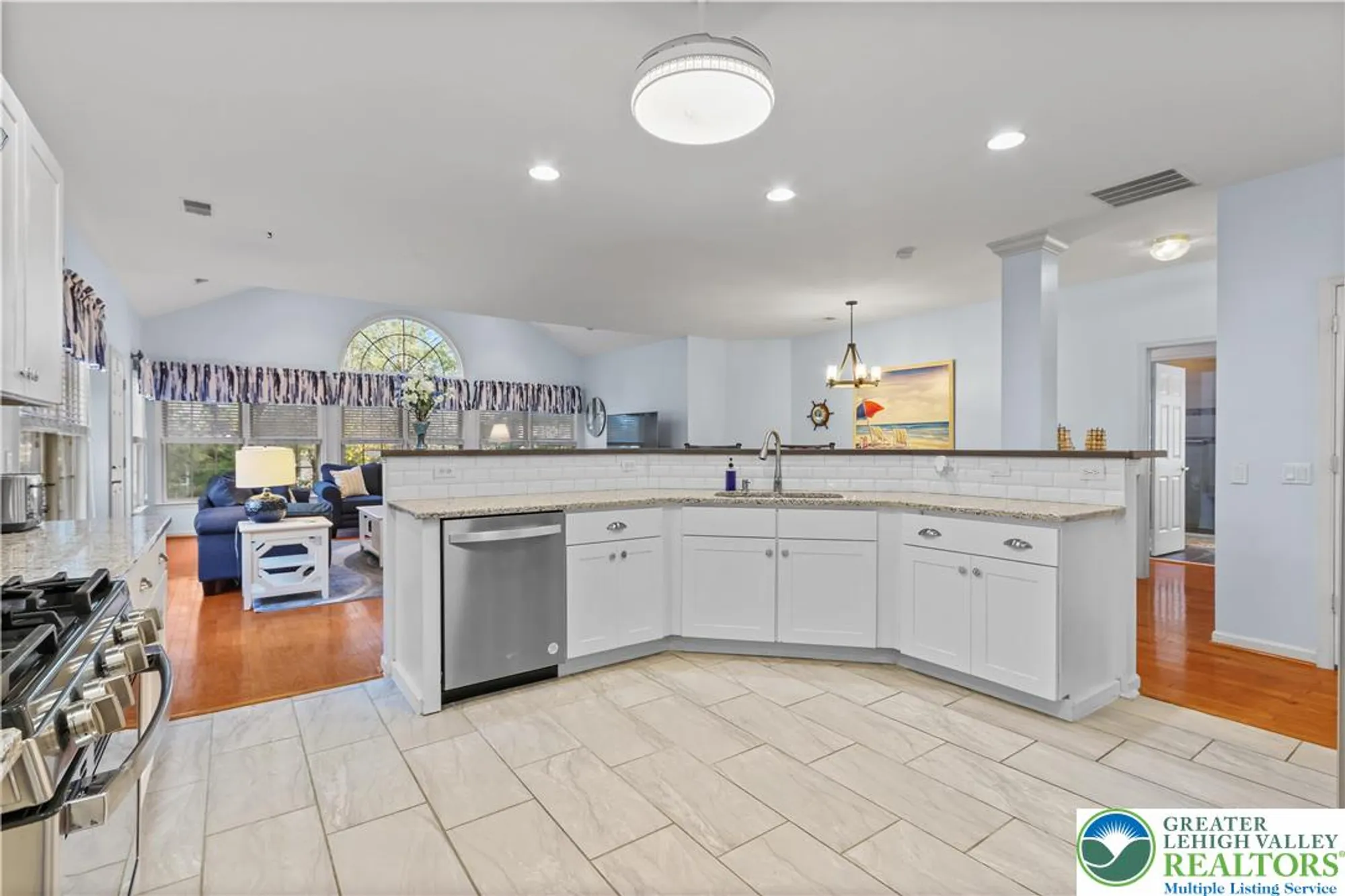 Property Slideshow image 12 of 45 | 60 glenmoor cir n, Palmer Twp, PA, 18045