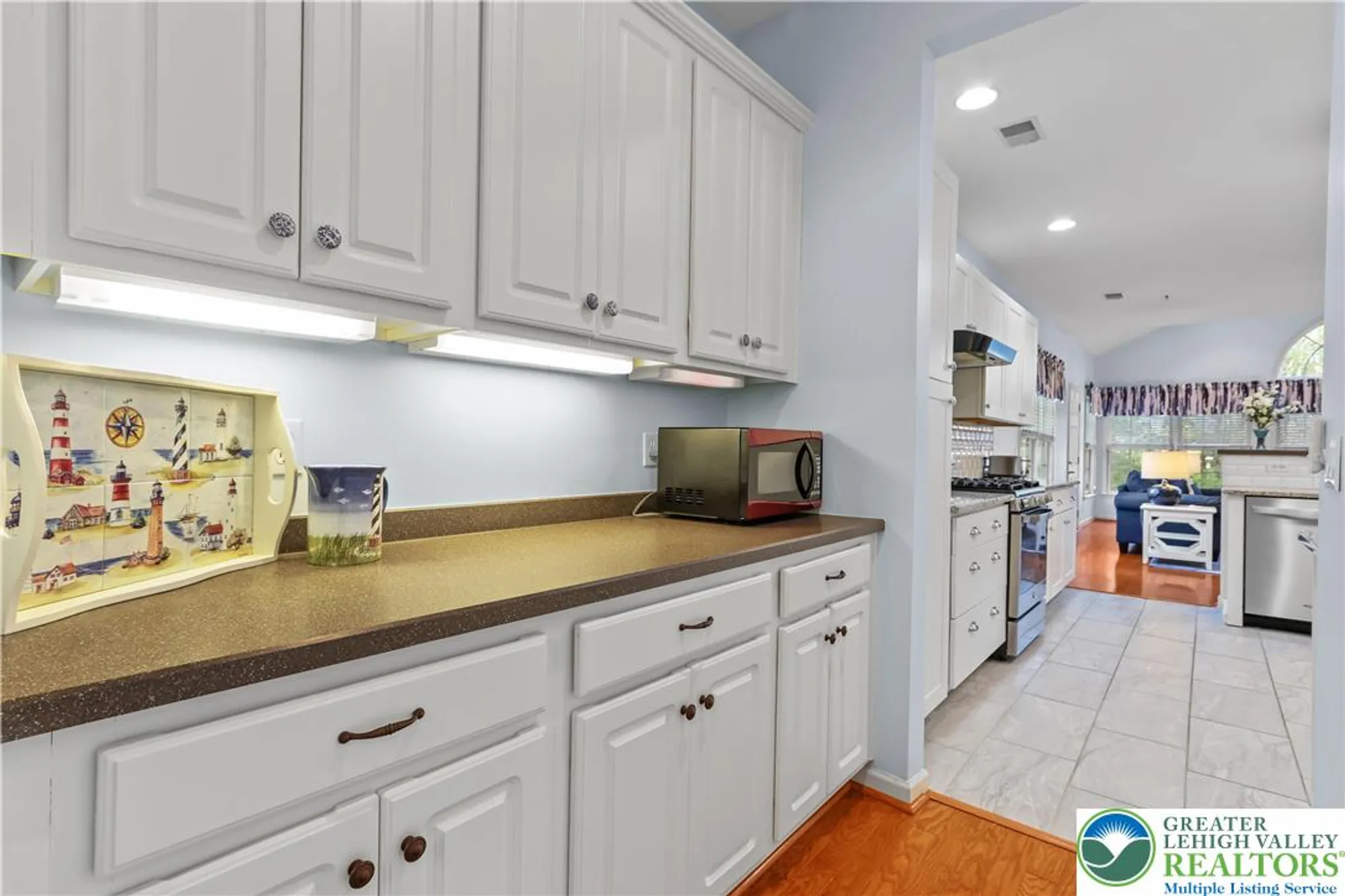 Property Slideshow image 13 of 45 | 60 glenmoor cir n, Palmer Twp, PA, 18045