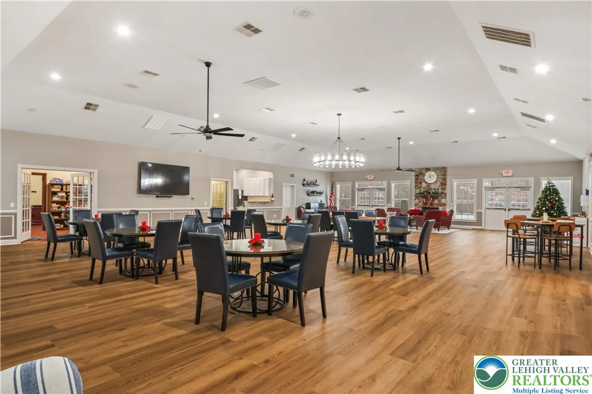 Property Slideshow image 37 of 45 | 60 glenmoor cir n, Palmer Twp, PA, 18045