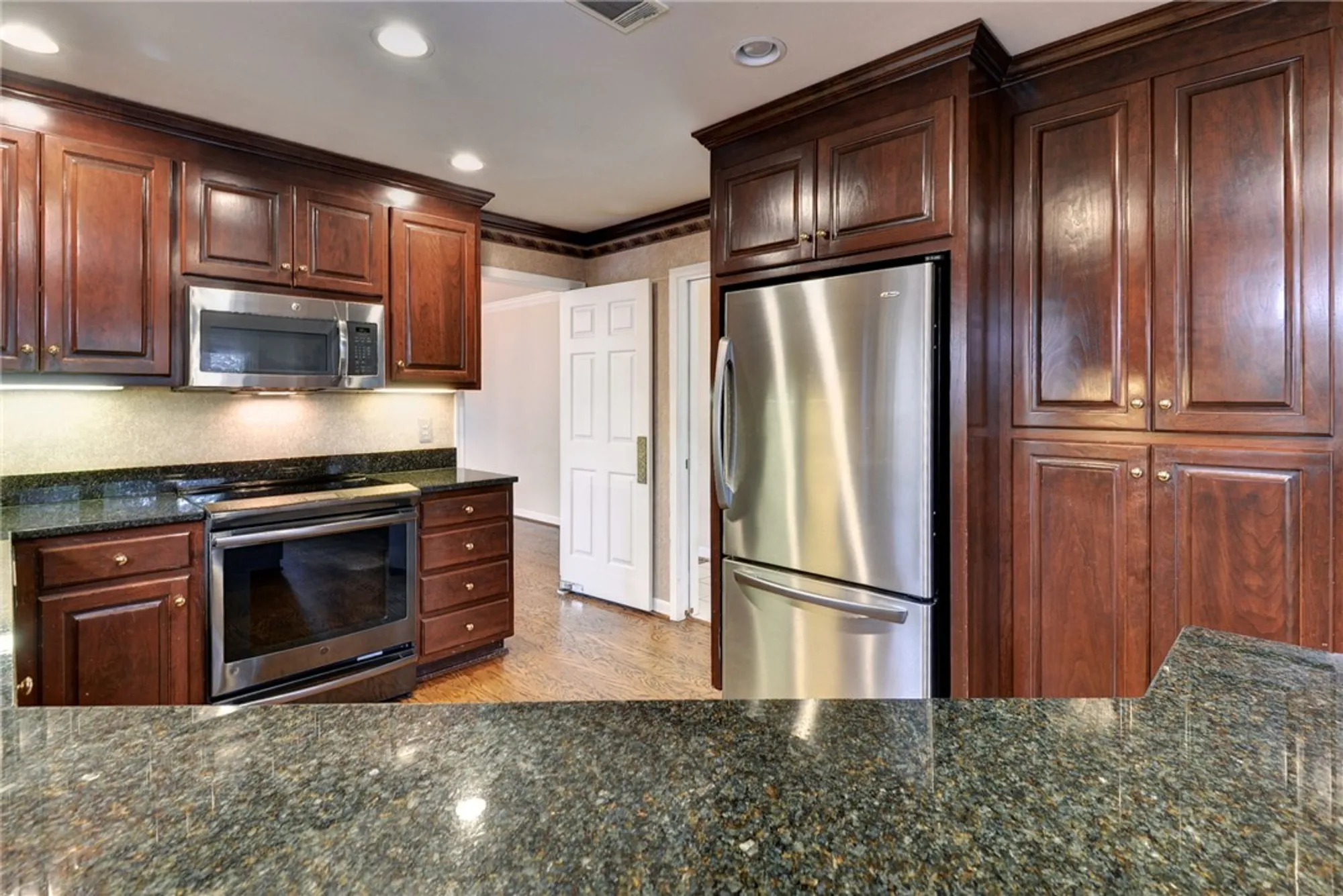 Property Slideshow image 14 of 47 | 272 archers mead, Williamsburg, VA, 23185