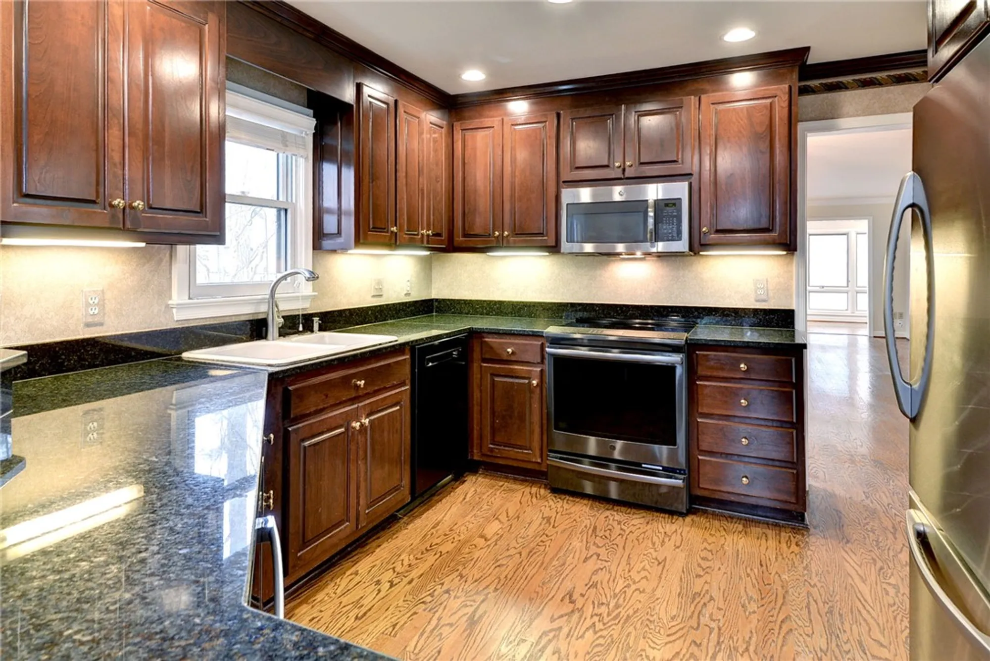 Property Slideshow image 13 of 47 | 272 archers mead, Williamsburg, VA, 23185