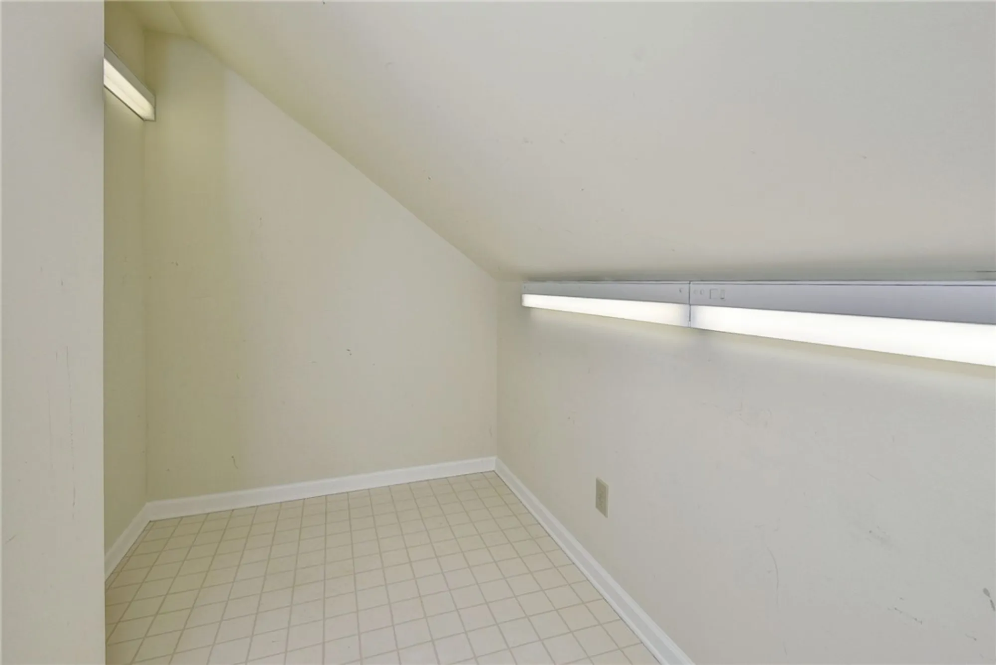 Property Slideshow image 30 of 47 | 272 archers mead, Williamsburg, VA, 23185