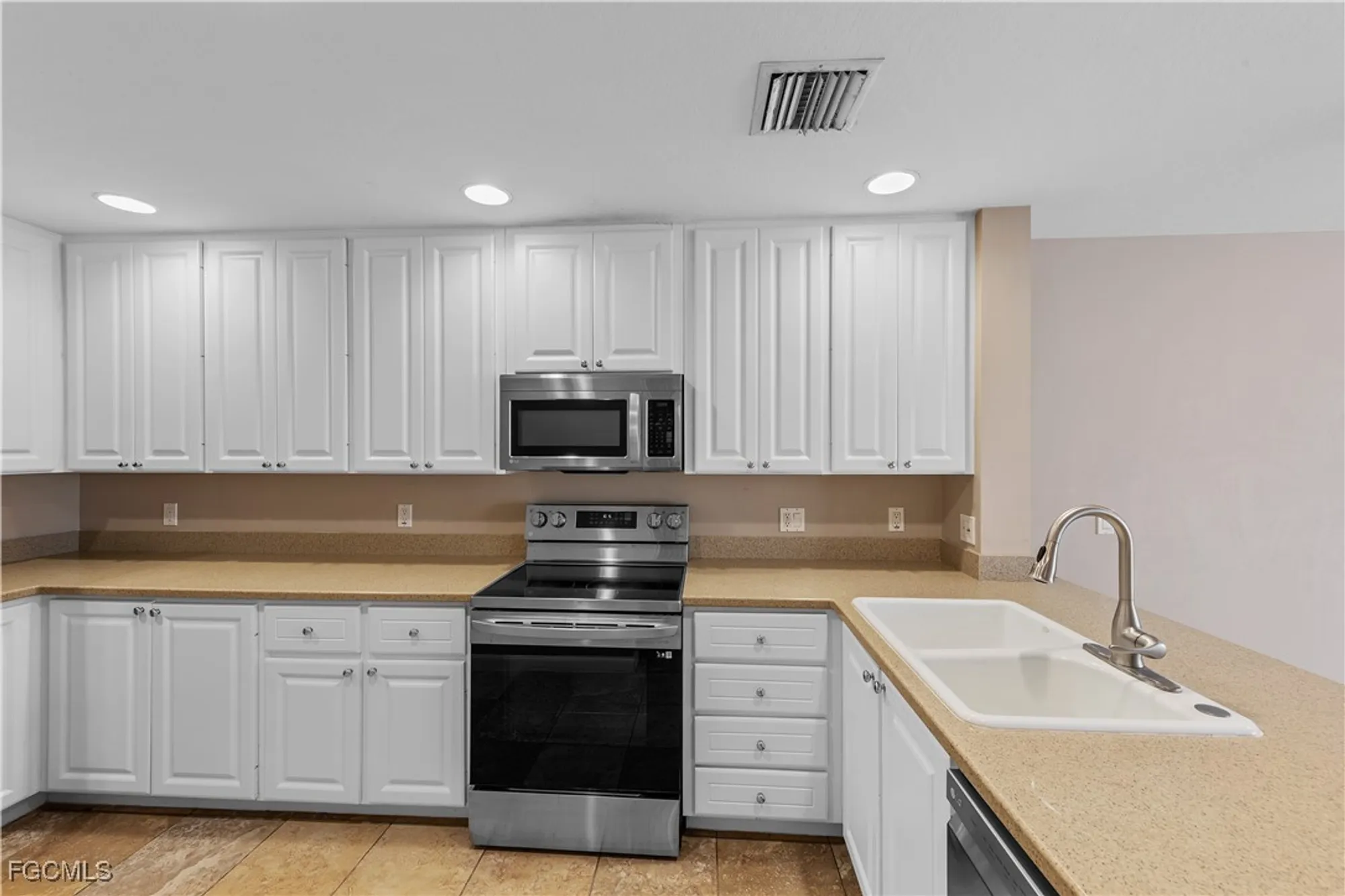 Property Slideshow image 11 of 48 | 15091 auk way, Bonita Springs, FL, 34135