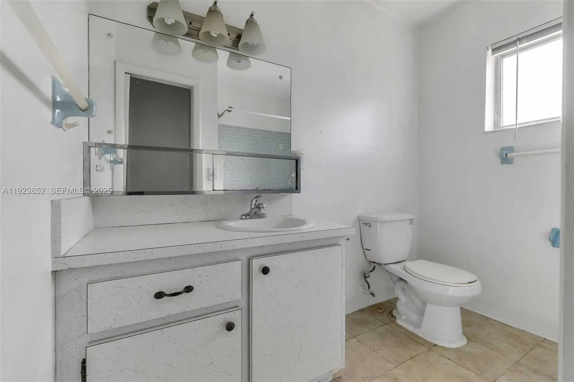 Property Slideshow image 16 of 24 | 2854 crosley dr j, West Palm Beach, FL, 33415