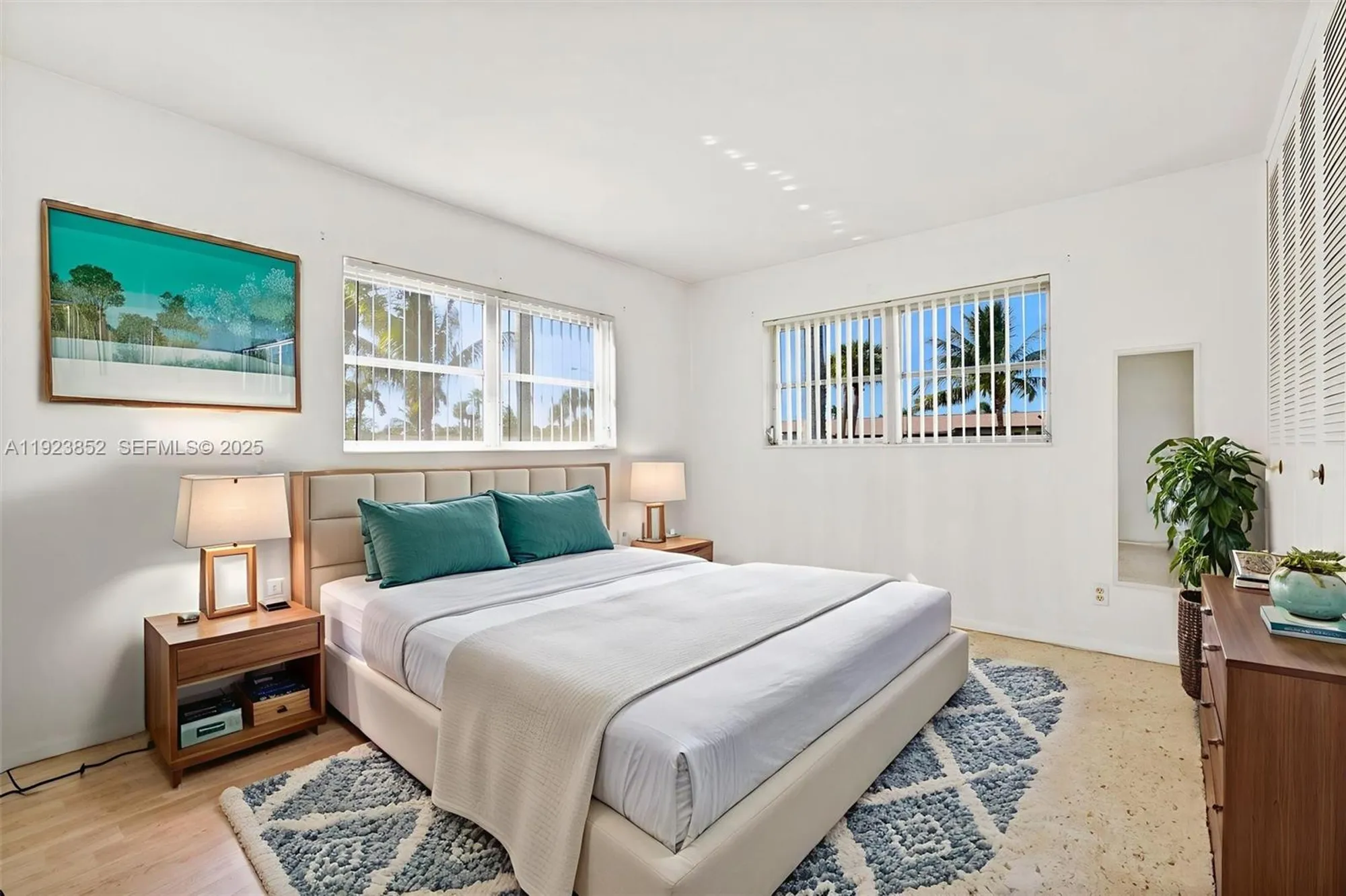 Property Slideshow image 12 of 24 | 2854 crosley dr j, West Palm Beach, FL, 33415