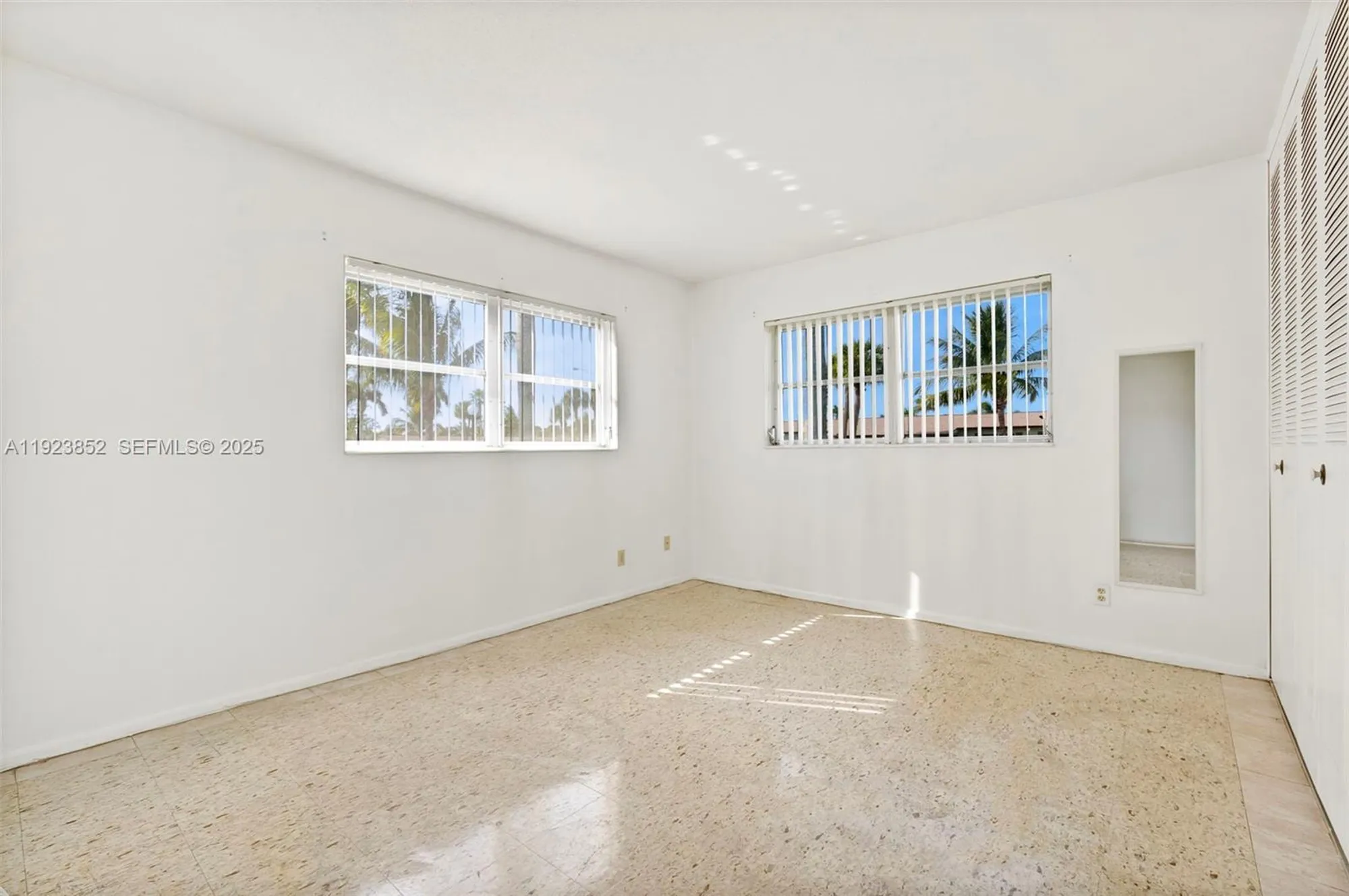 Property Slideshow image 13 of 24 | 2854 crosley dr j, West Palm Beach, FL, 33415