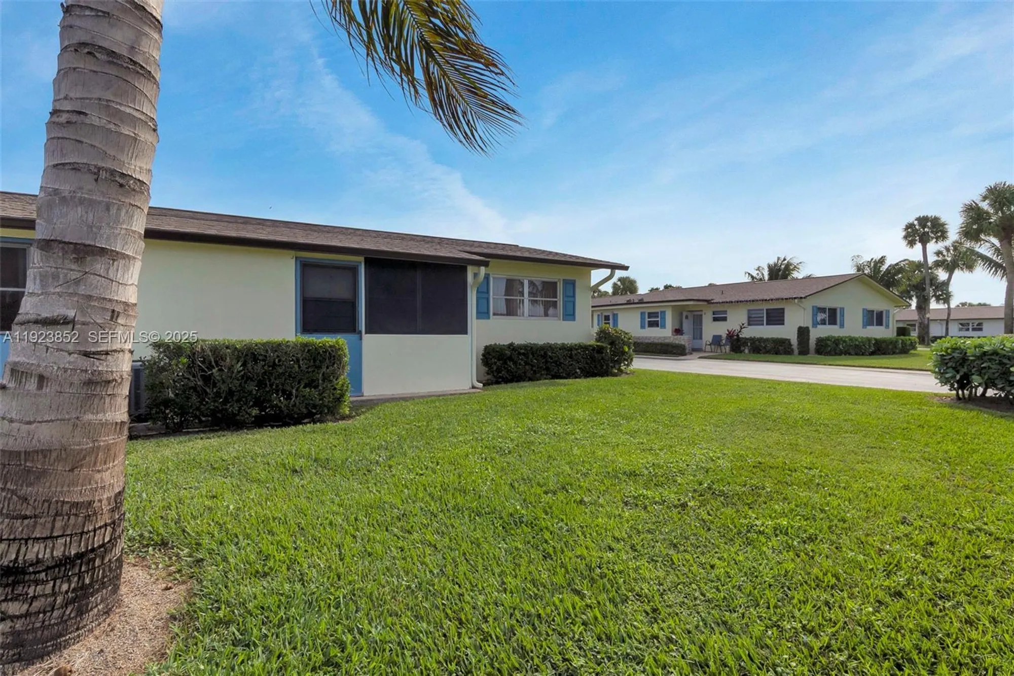 Property Slideshow image 20 of 24 | 2854 crosley dr j, West Palm Beach, FL, 33415