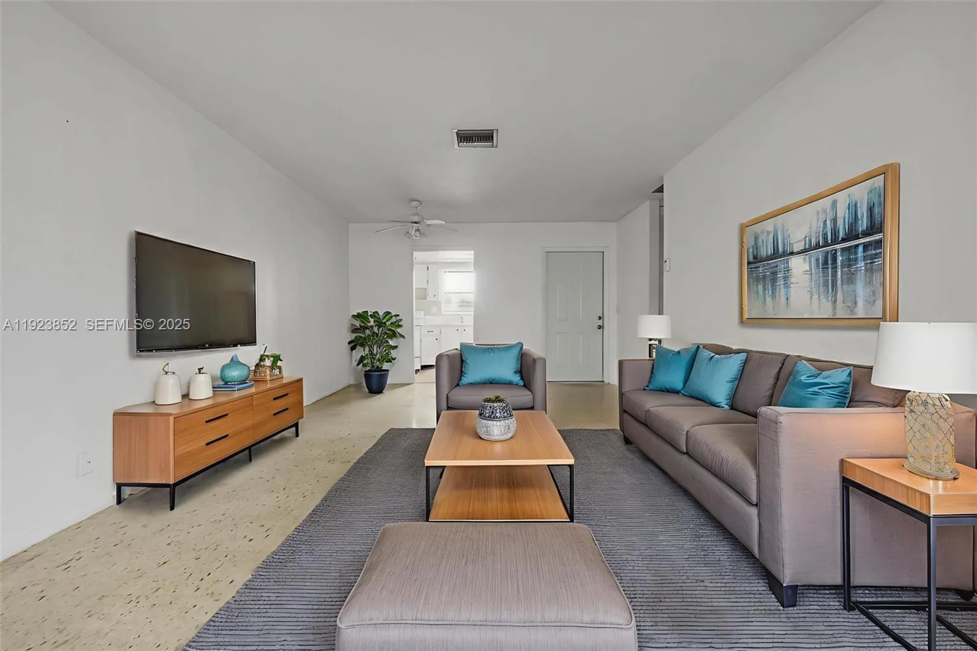 Property Slideshow image 4 of 24 | 2854 crosley dr j, West Palm Beach, FL, 33415