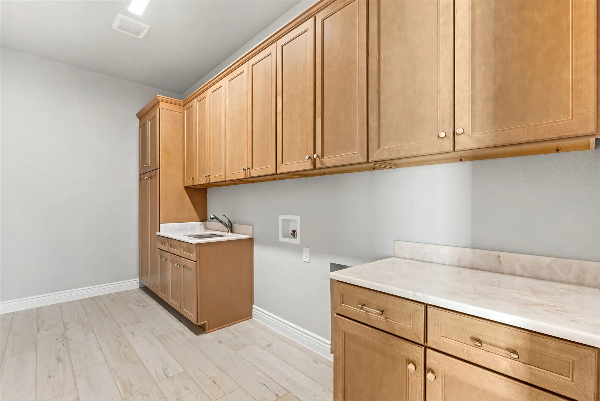 Property Slideshow image 7 of 12 | 10212 winslow dr, Denton, TX, 76207