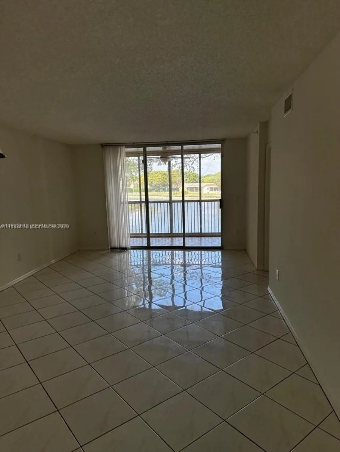 Property Slideshow image 9 of 22 | 9587 weldon cir b203, Tamarac, FL, 33321