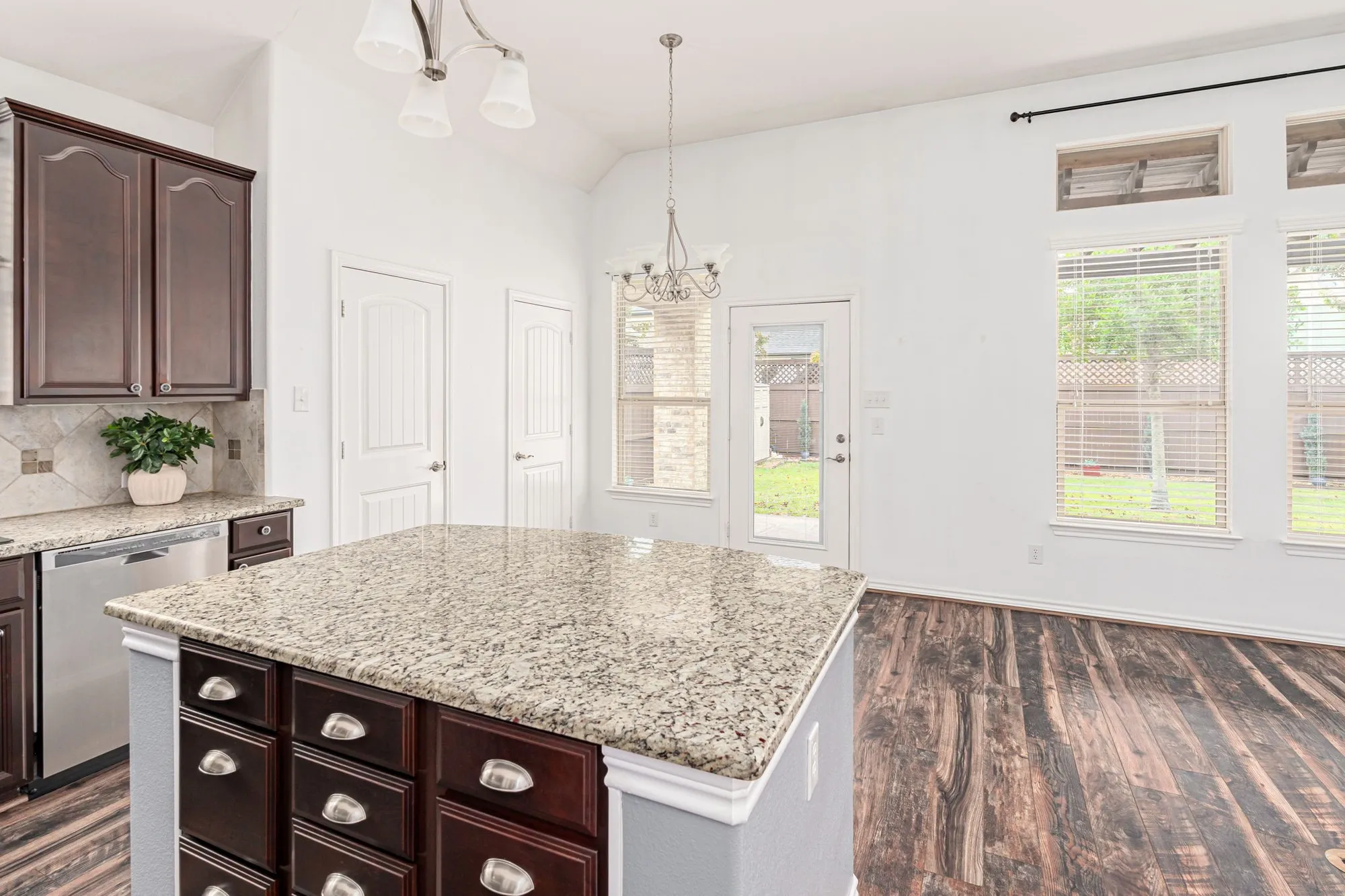Property Slideshow image 12 of 36 | 1313 isabella ln, Savannah, TX, 76227