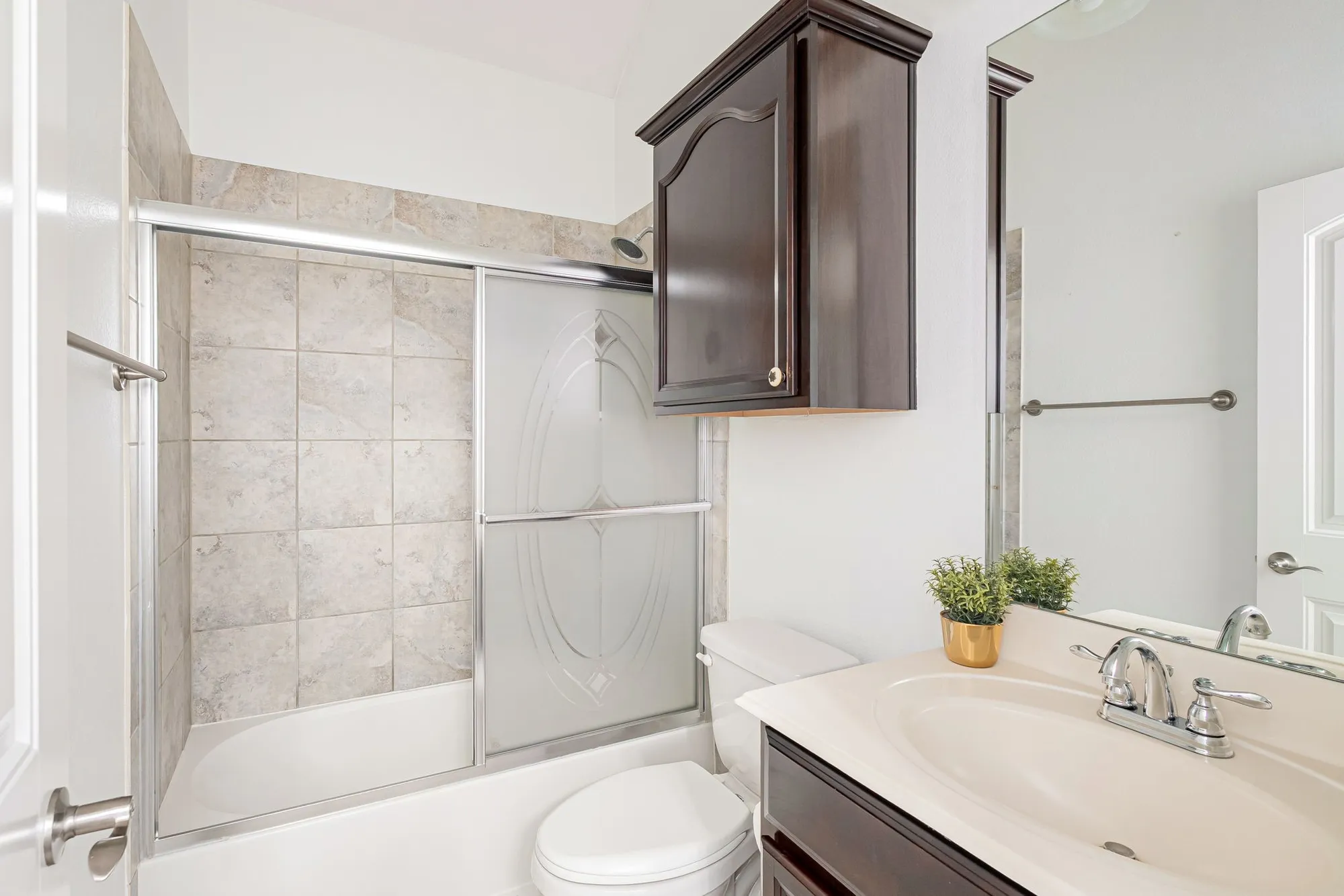 Property Slideshow image 25 of 36 | 1313 isabella ln, Savannah, TX, 76227