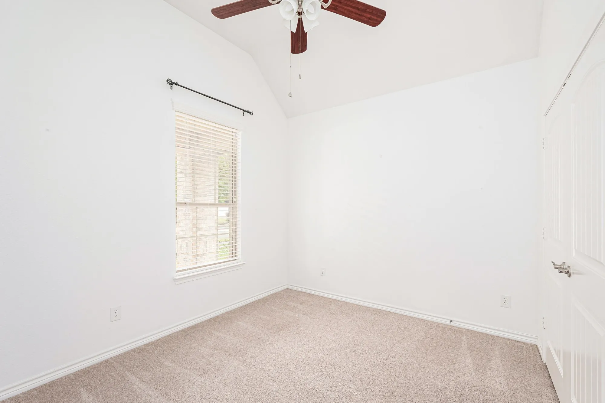 Property Slideshow image 23 of 36 | 1313 isabella ln, Savannah, TX, 76227