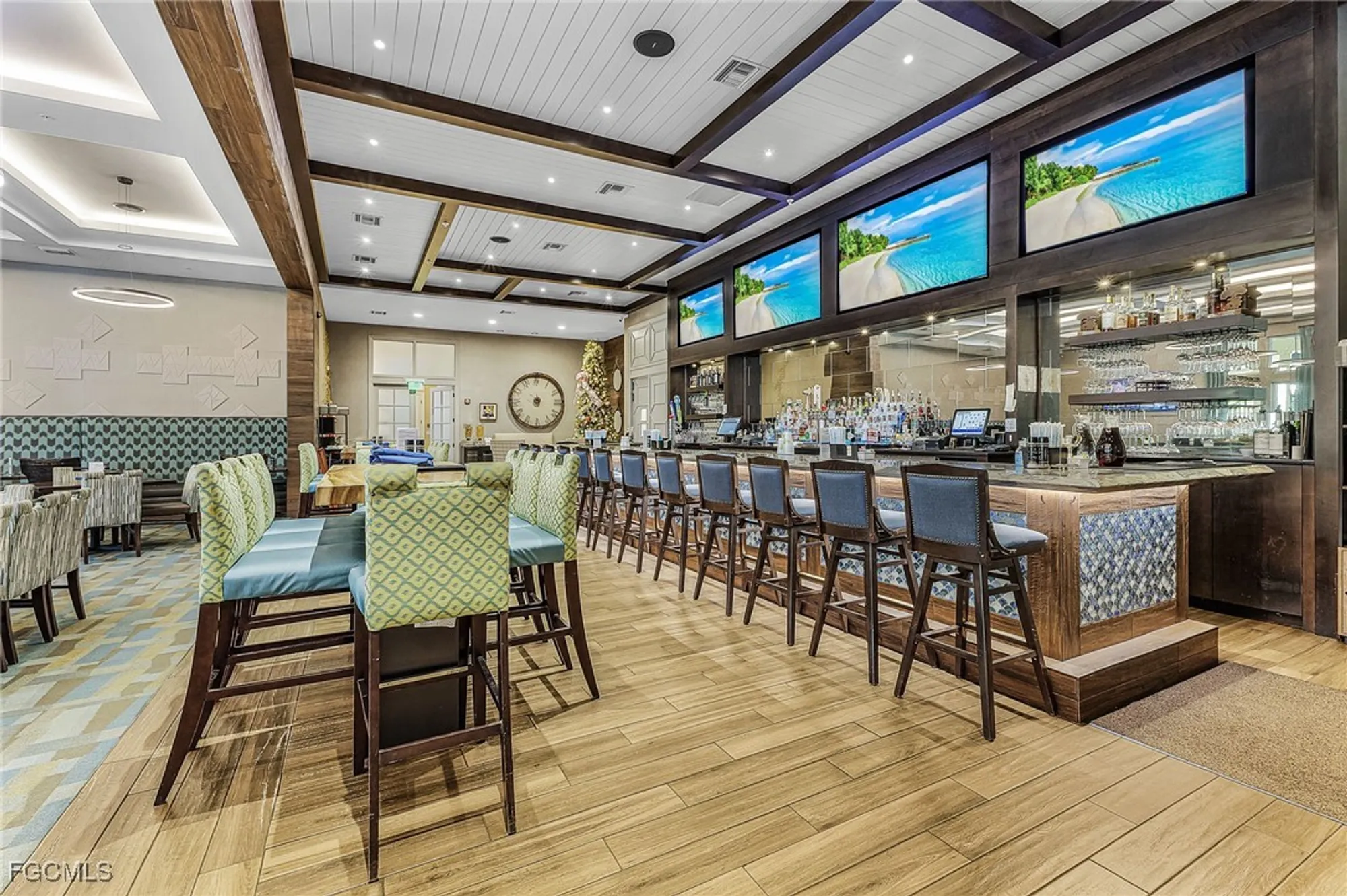 Property Slideshow image 27 of 30 | 3900 lakeview isle ct, Fort Myers, FL, 33905