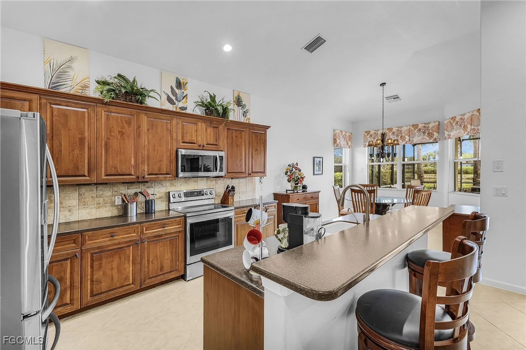 Property Slideshow image 8 of 30 | 3900 lakeview isle ct, Fort Myers, FL, 33905