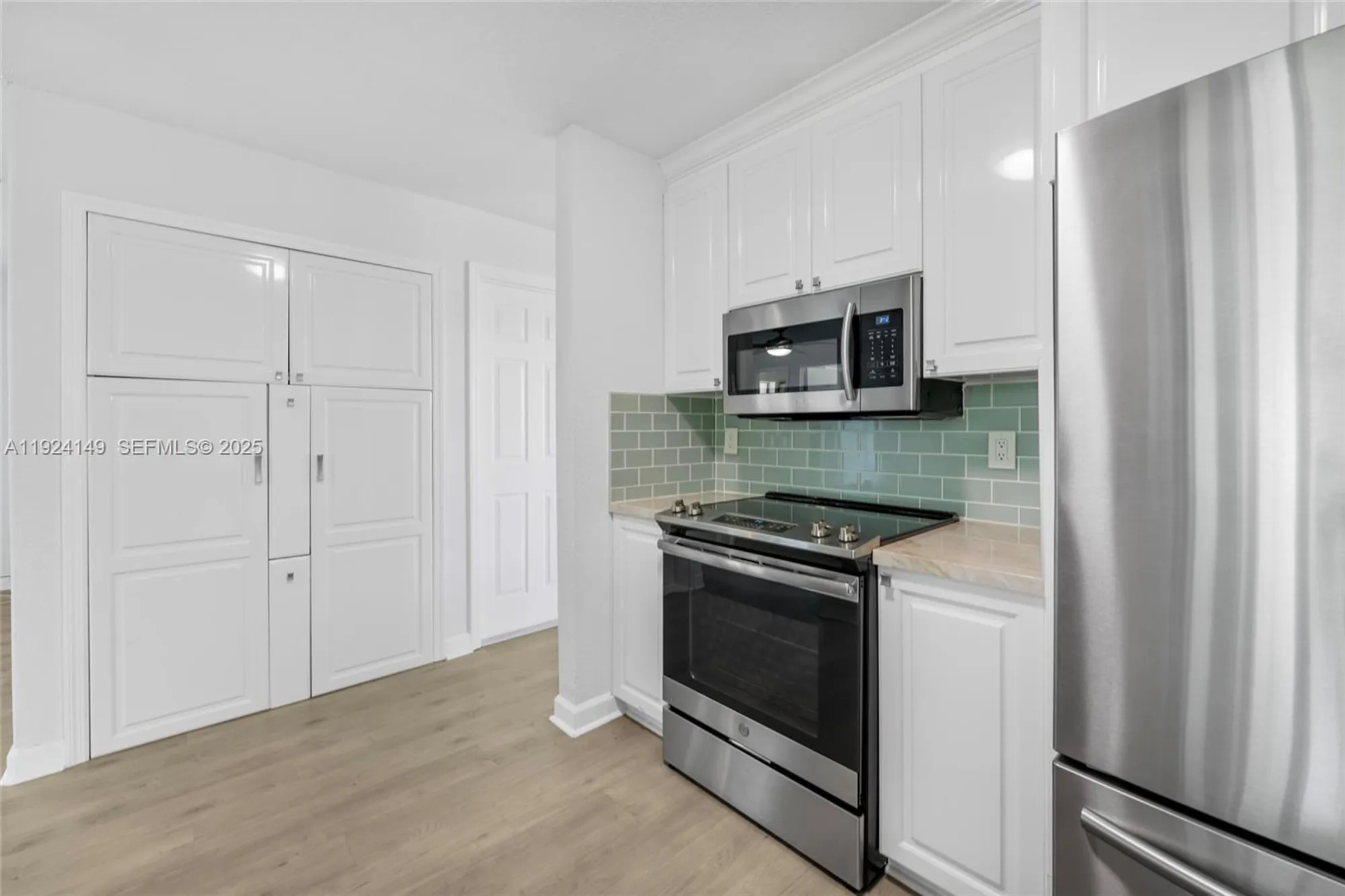 Property Slideshow image 14 of 29 | 1131 nw 90th way, Plantation, FL, 33322