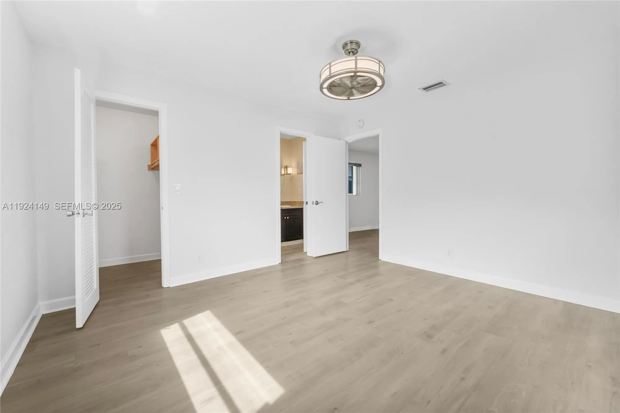 Property Slideshow image 22 of 29 | 1131 nw 90th way, Plantation, FL, 33322