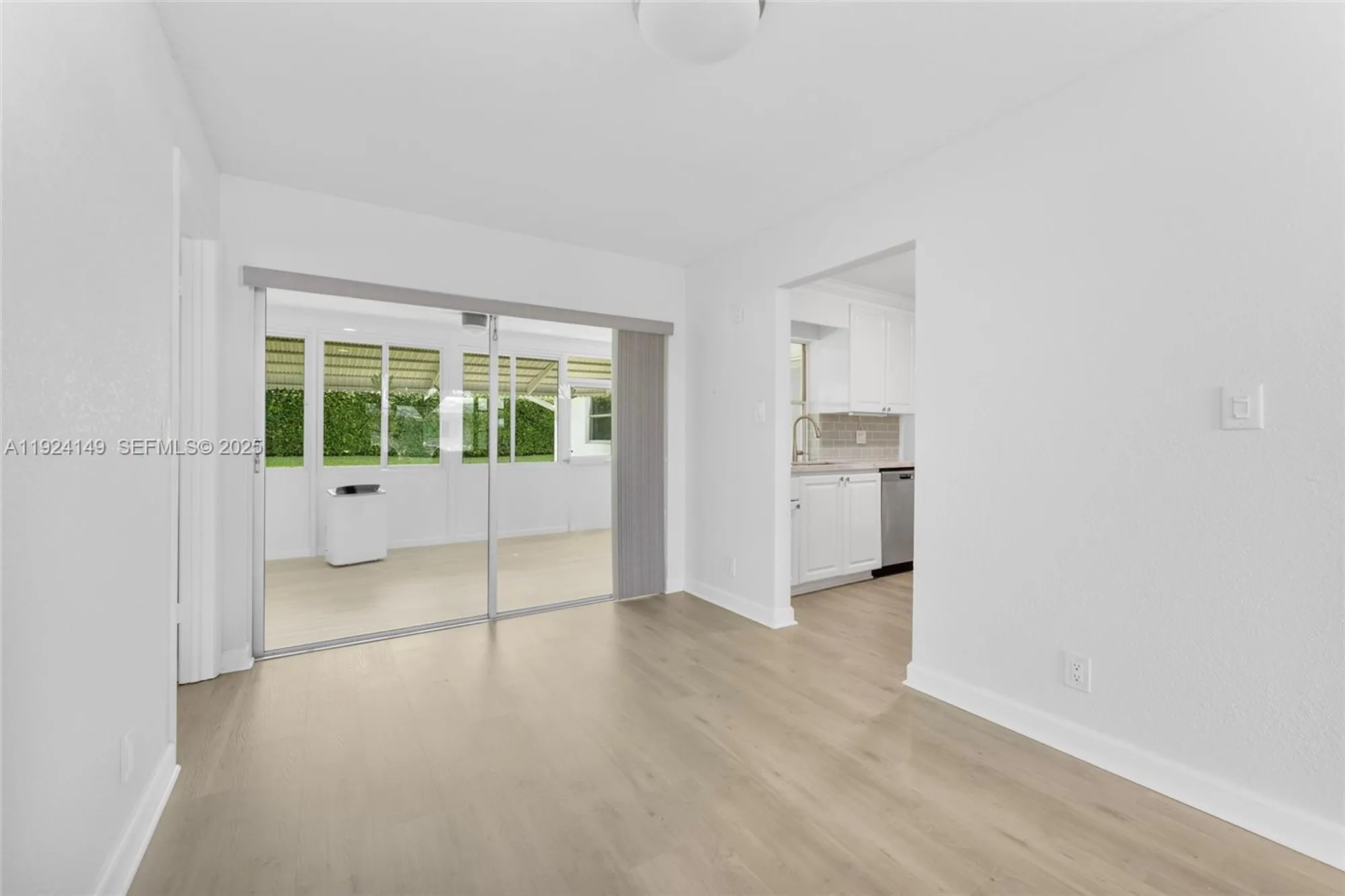 Property Slideshow image 6 of 29 | 1131 nw 90th way, Plantation, FL, 33322