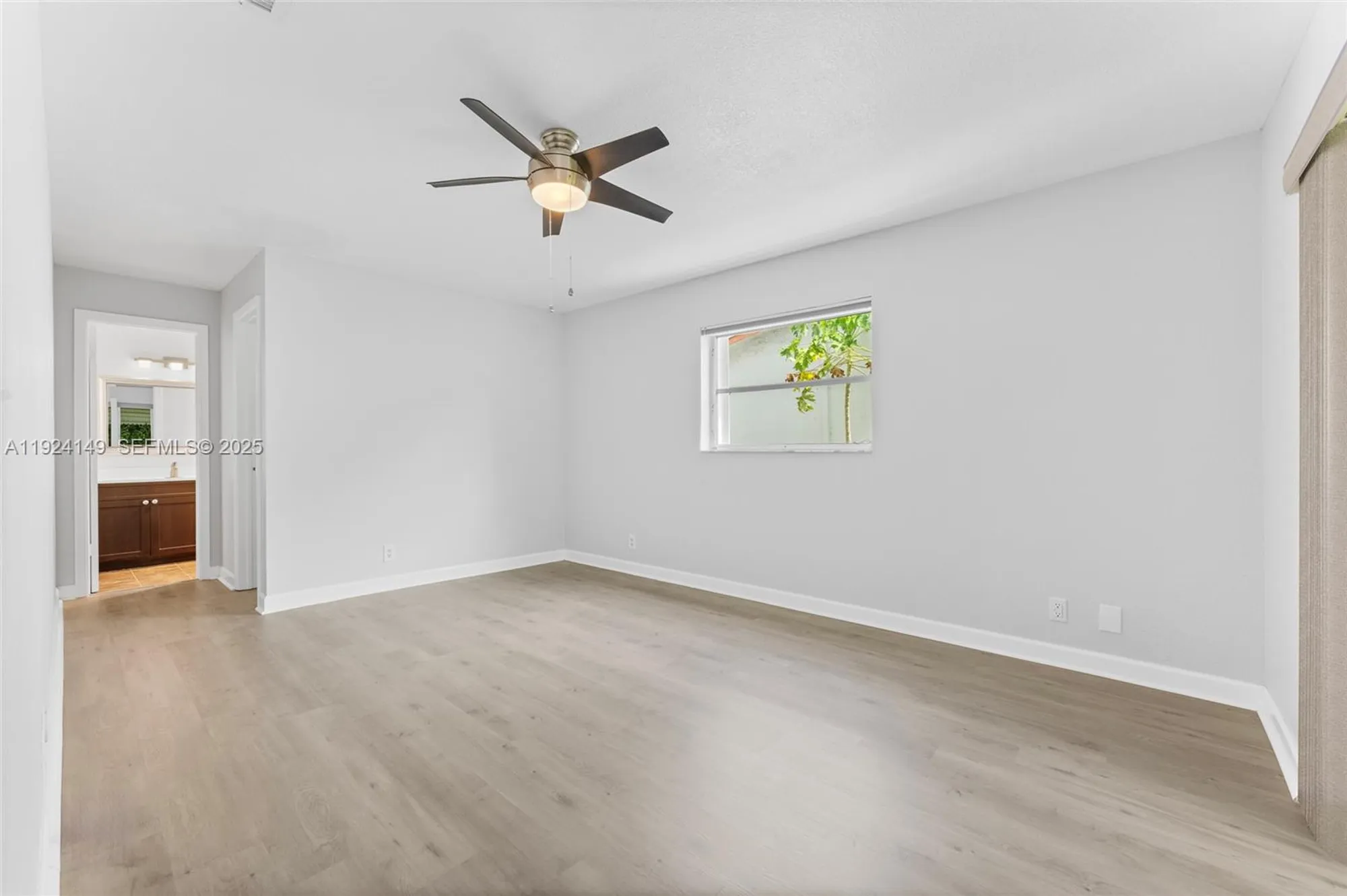 Property Slideshow image 9 of 29 | 1131 nw 90th way, Plantation, FL, 33322