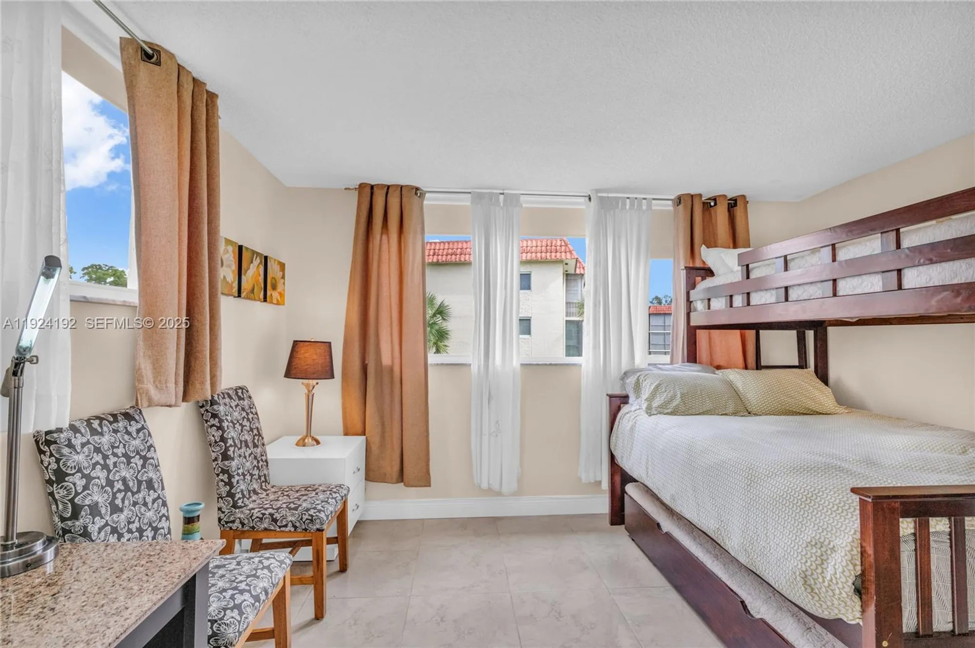 Property Slideshow image 16 of 53 | 9800 n hollybrook lake dr 210, Pembroke Pines, FL, 33025