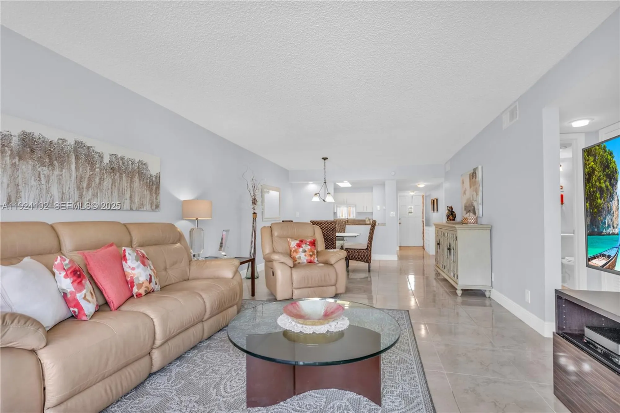 Property Slideshow image 12 of 53 | 9800 n hollybrook lake dr 210, Pembroke Pines, FL, 33025