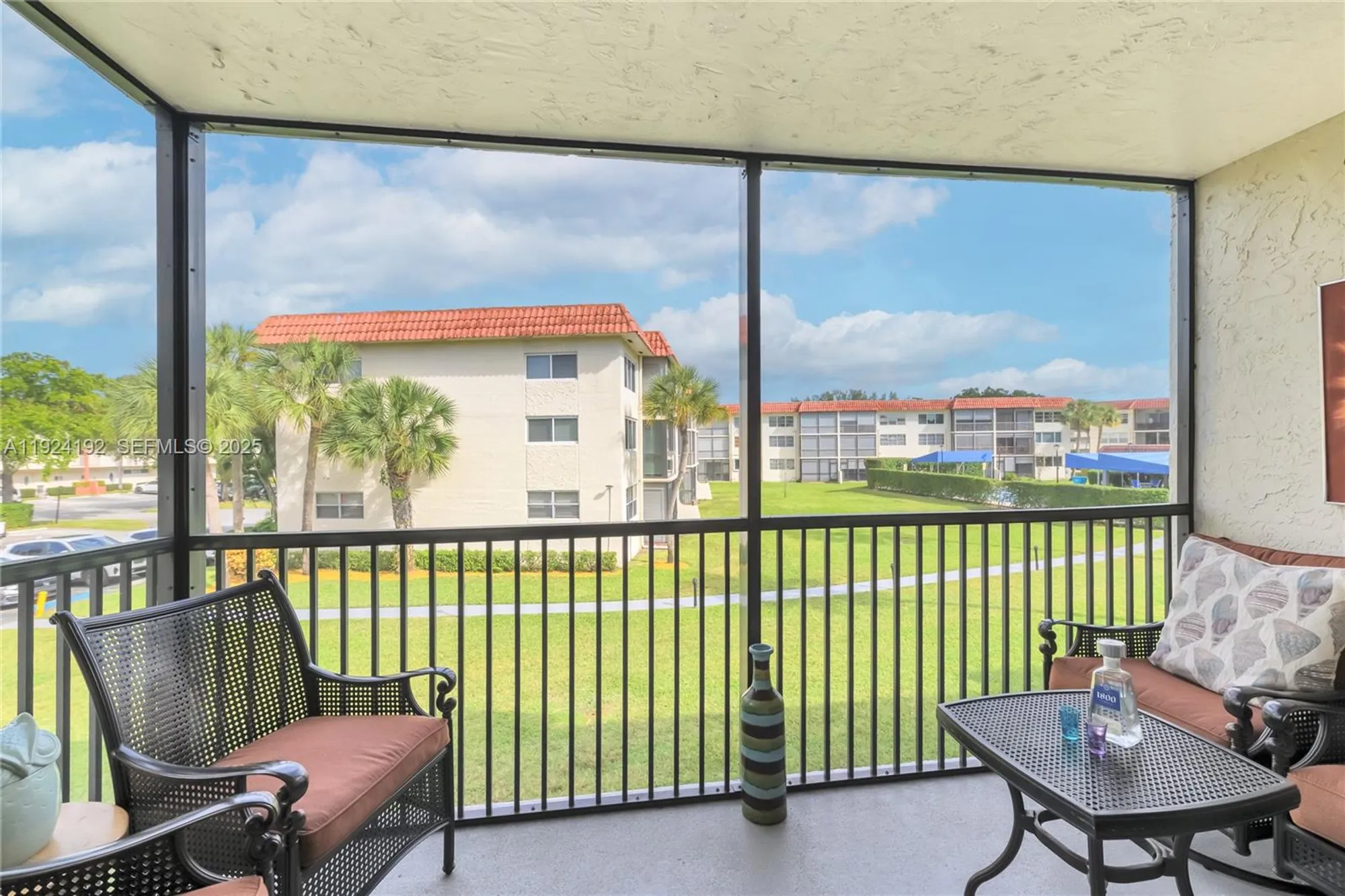 Property Slideshow image 28 of 53 | 9800 n hollybrook lake dr 210, Pembroke Pines, FL, 33025