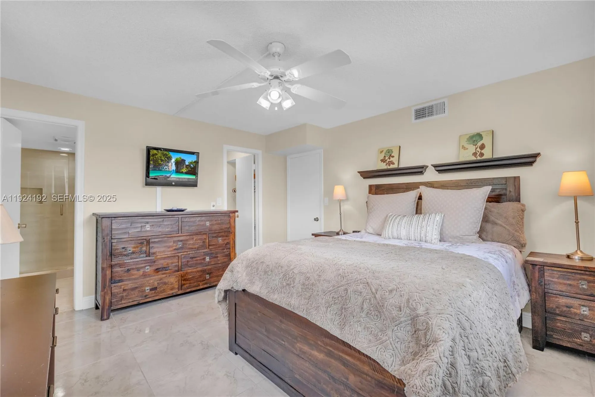 Property Slideshow image 20 of 53 | 9800 n hollybrook lake dr 210, Pembroke Pines, FL, 33025
