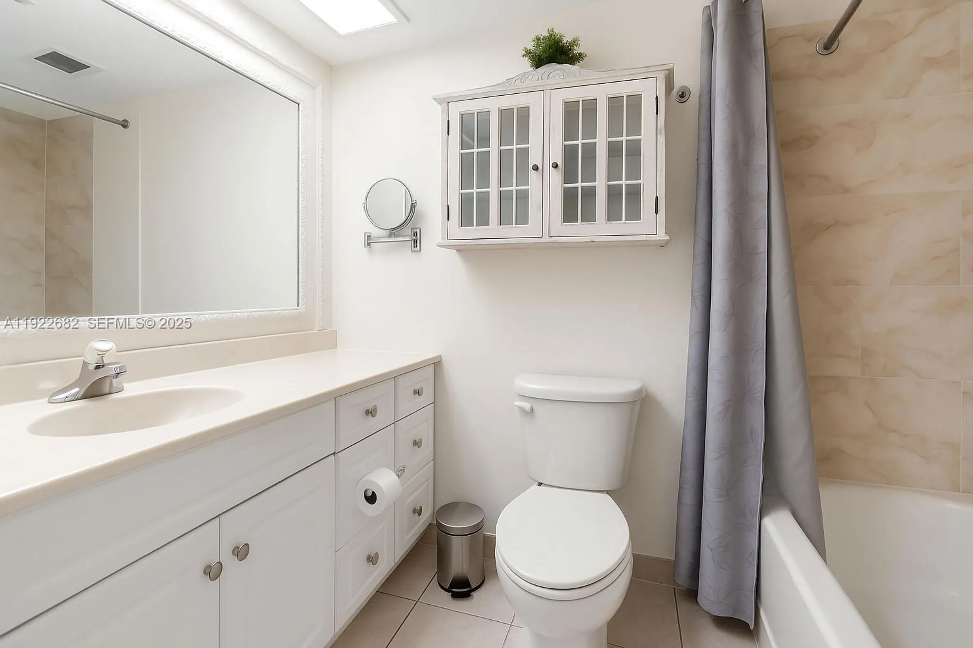 Property Slideshow image 17 of 49 | 2300 sw 22nd ave apt 109, Delray Beach, FL, 33445