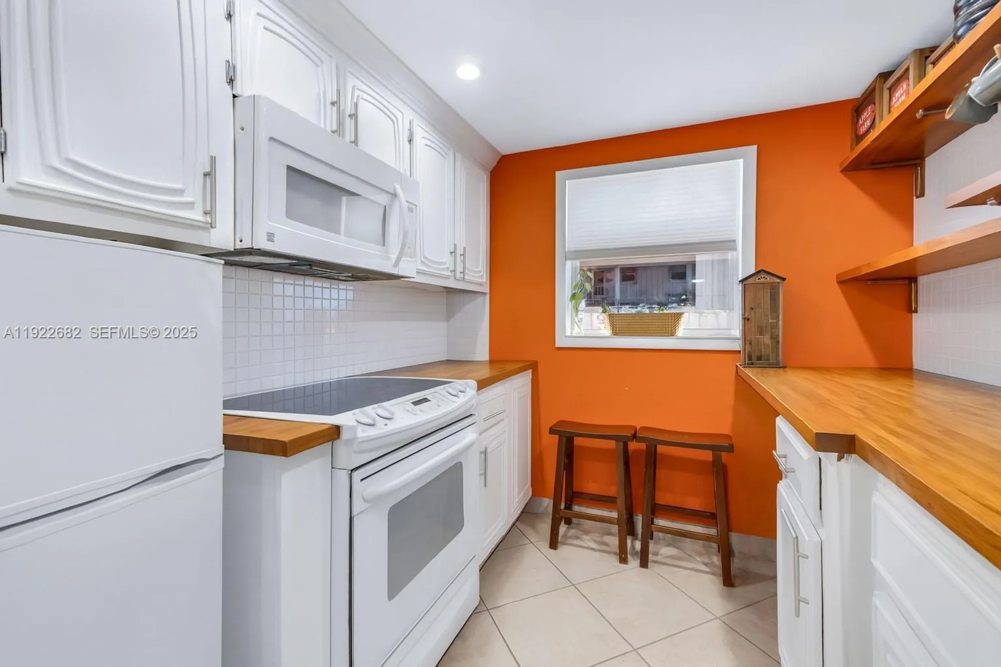 Property Slideshow image 10 of 49 | 2300 sw 22nd ave apt 109, Delray Beach, FL, 33445