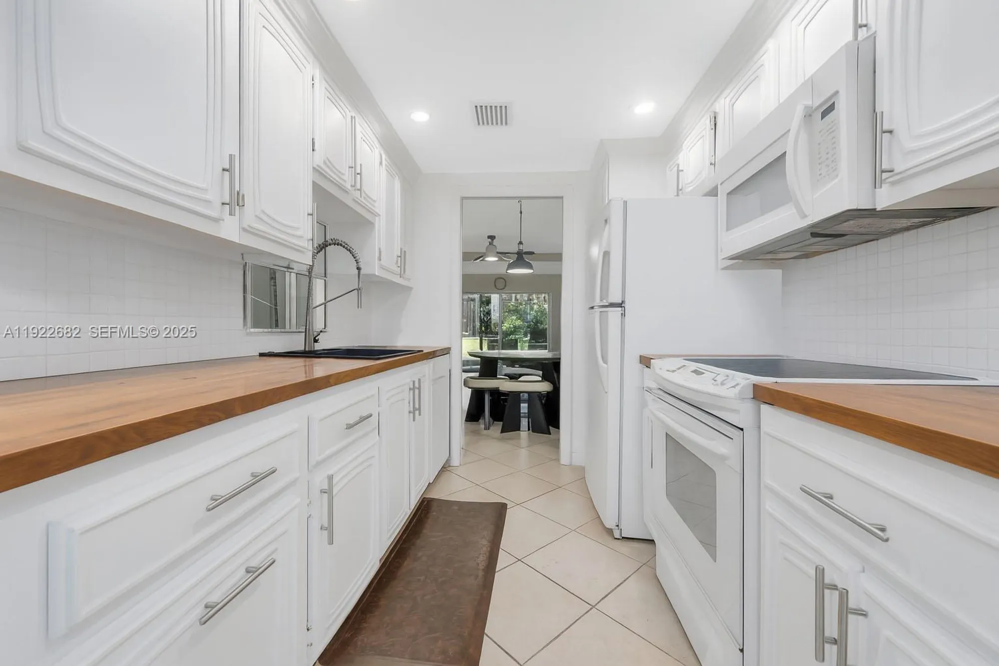 Property Slideshow image 13 of 49 | 2300 sw 22nd ave apt 109, Delray Beach, FL, 33445