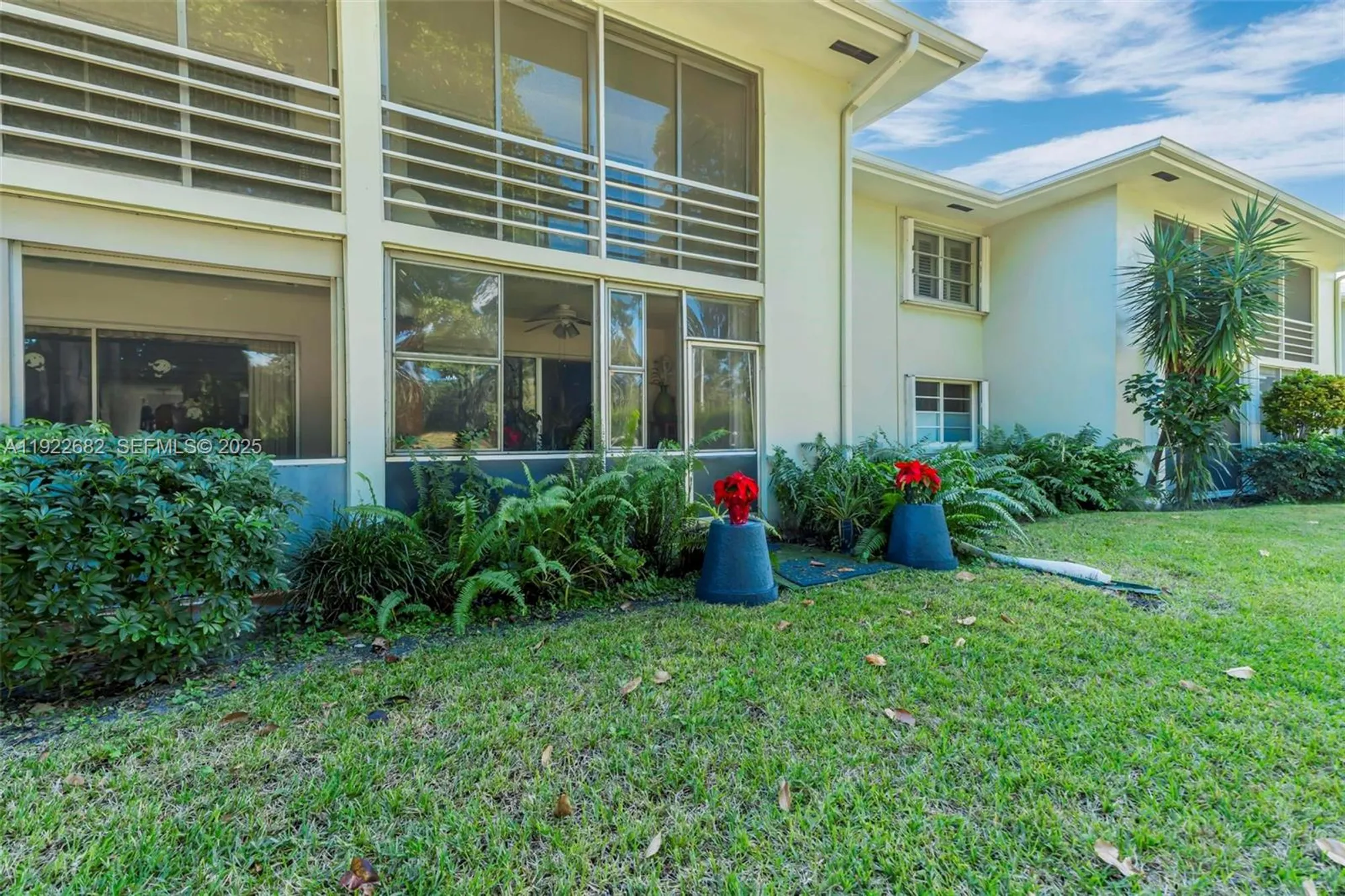 Property Slideshow image 26 of 49 | 2300 sw 22nd ave apt 109, Delray Beach, FL, 33445
