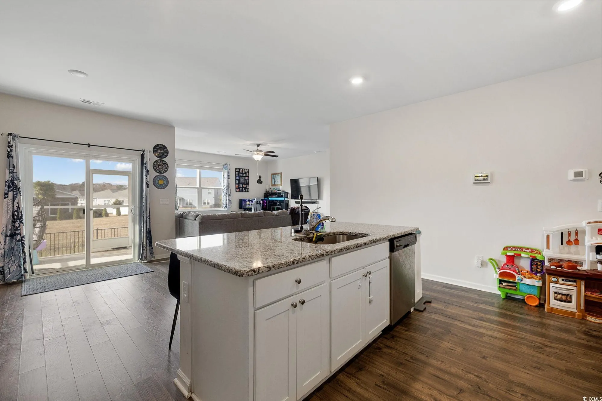 Property Slideshow image 12 of 37 | 1152 sennema cir, Myrtle Beach, SC, 29588