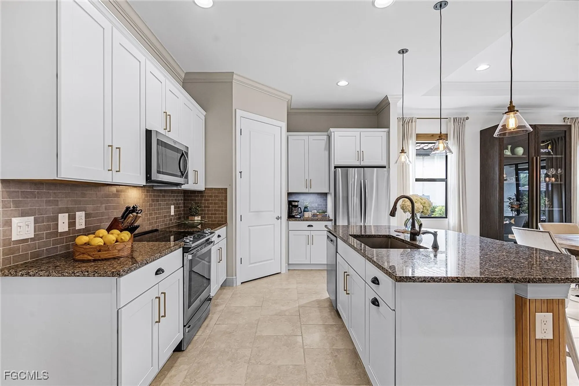 Property Slideshow image 7 of 41 | 11574 onyx cir, Fort Myers, FL, 33913