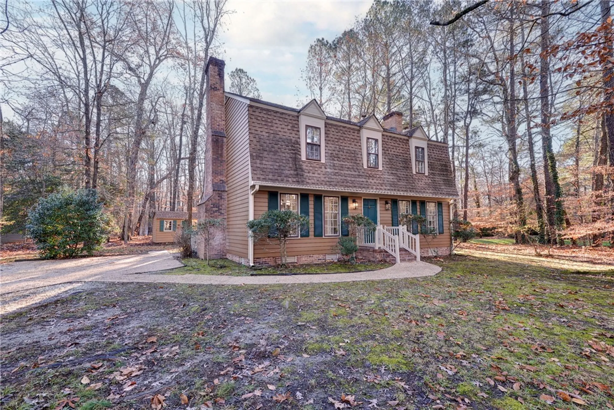 Property Slideshow image 1 of 37 | 100 daingerfield rd, Williamsburg, VA, 23185