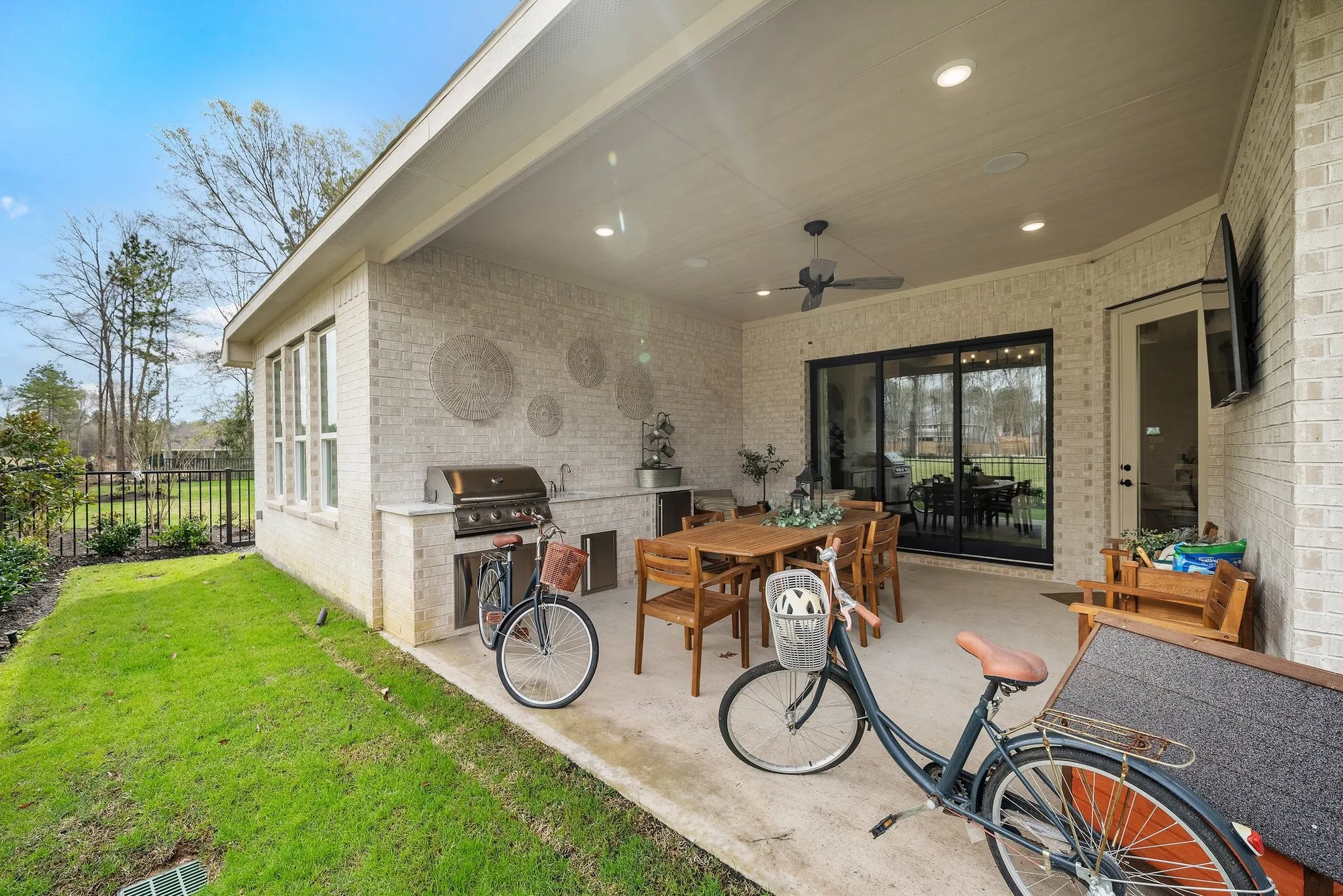 Property Slideshow image 33 of 34 | 21702 leaton cir, Porter, TX, 77365