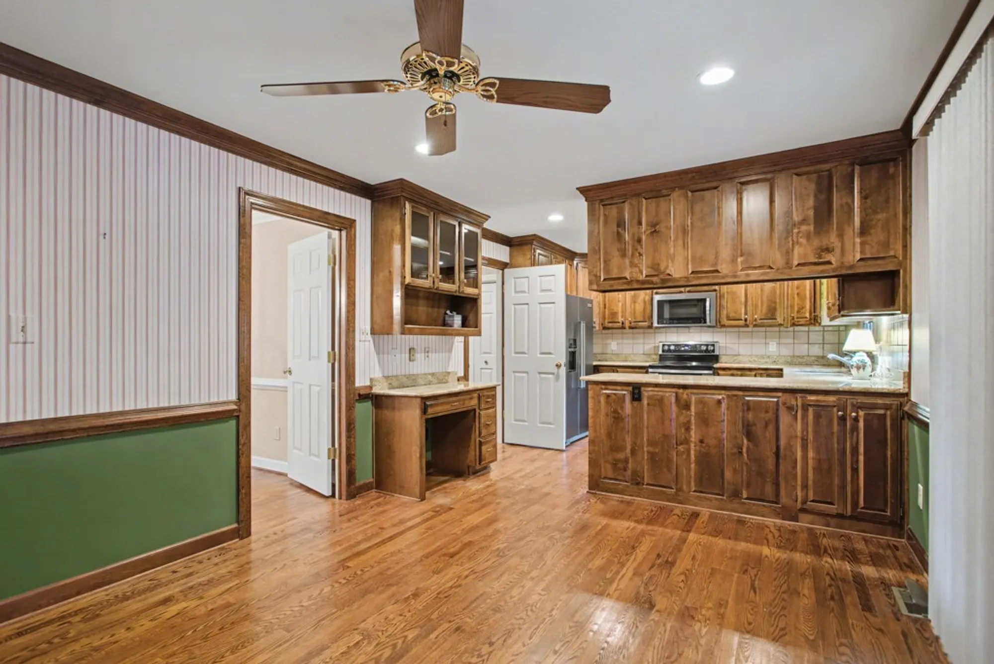 Property Slideshow image 15 of 42 | 117 thomas gates, Williamsburg, VA, 23185