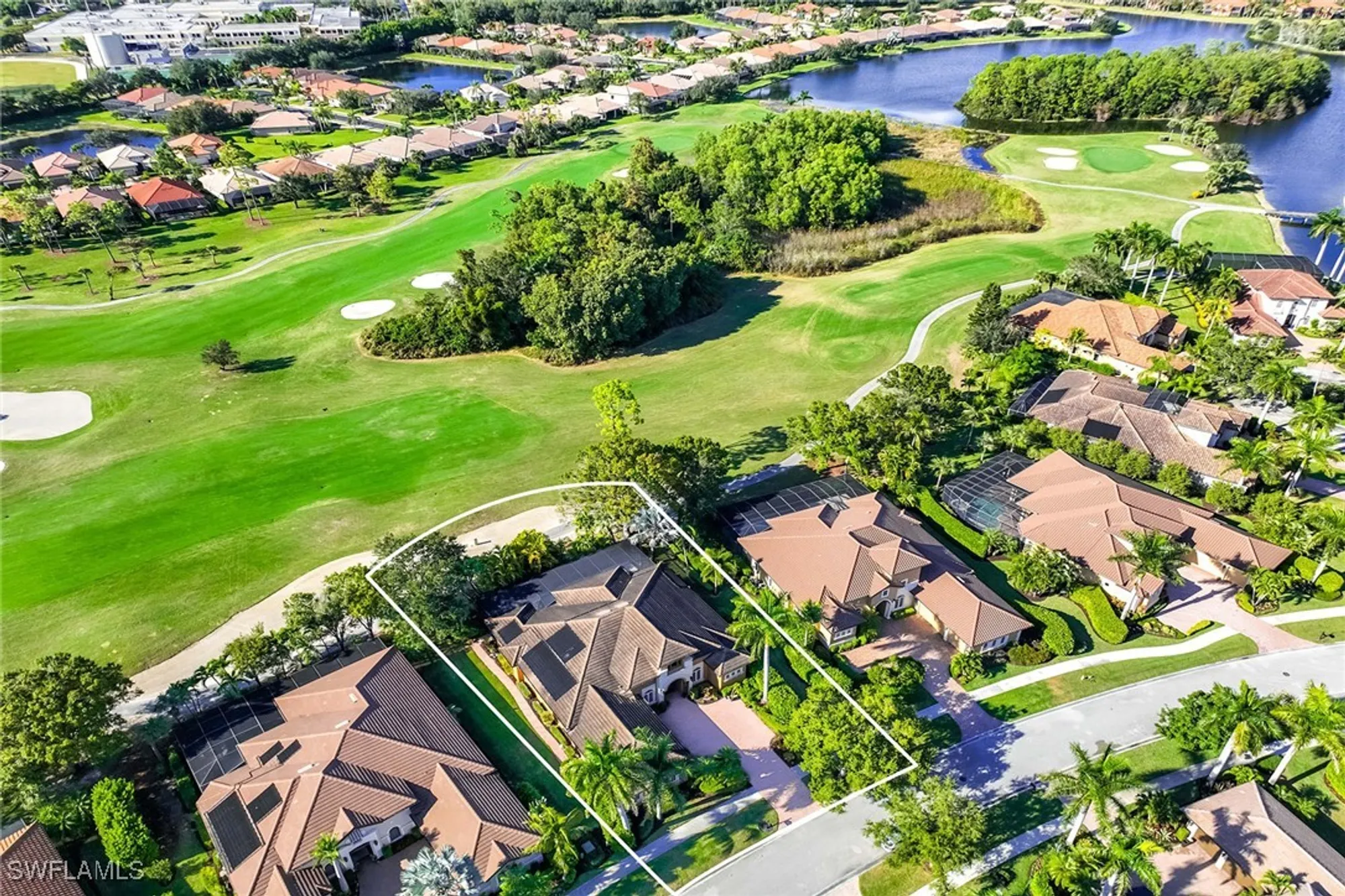 Property Slideshow image 6 of 50 | 9034 shenendoah cir, Naples, FL, 34113