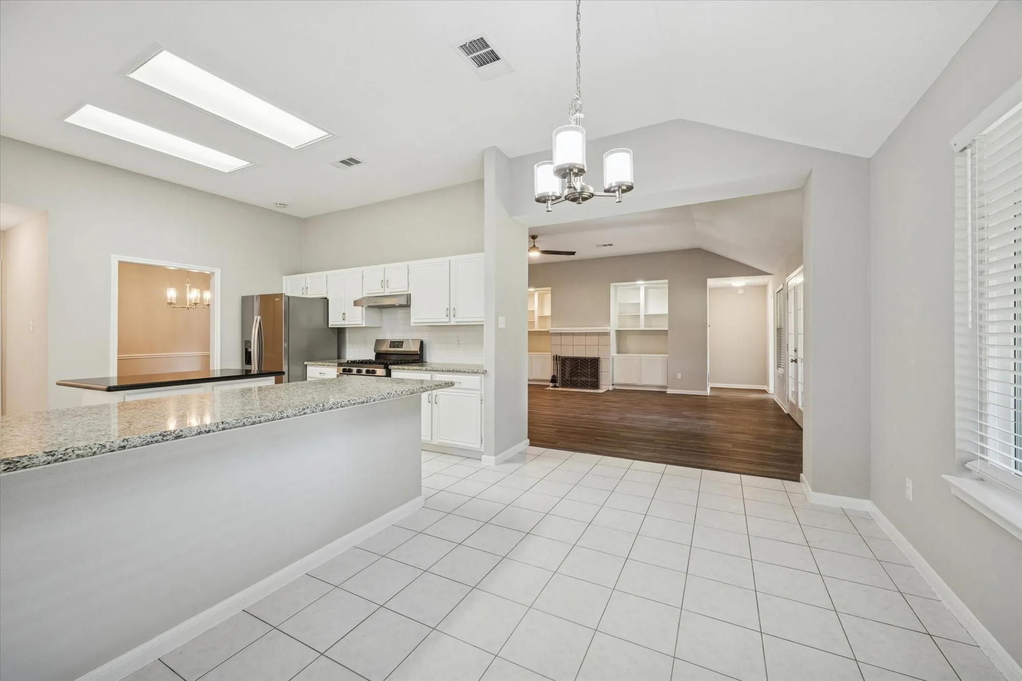 Property Slideshow image 14 of 26 | 3438 n peach hollow cir, Pearland, TX, 77584