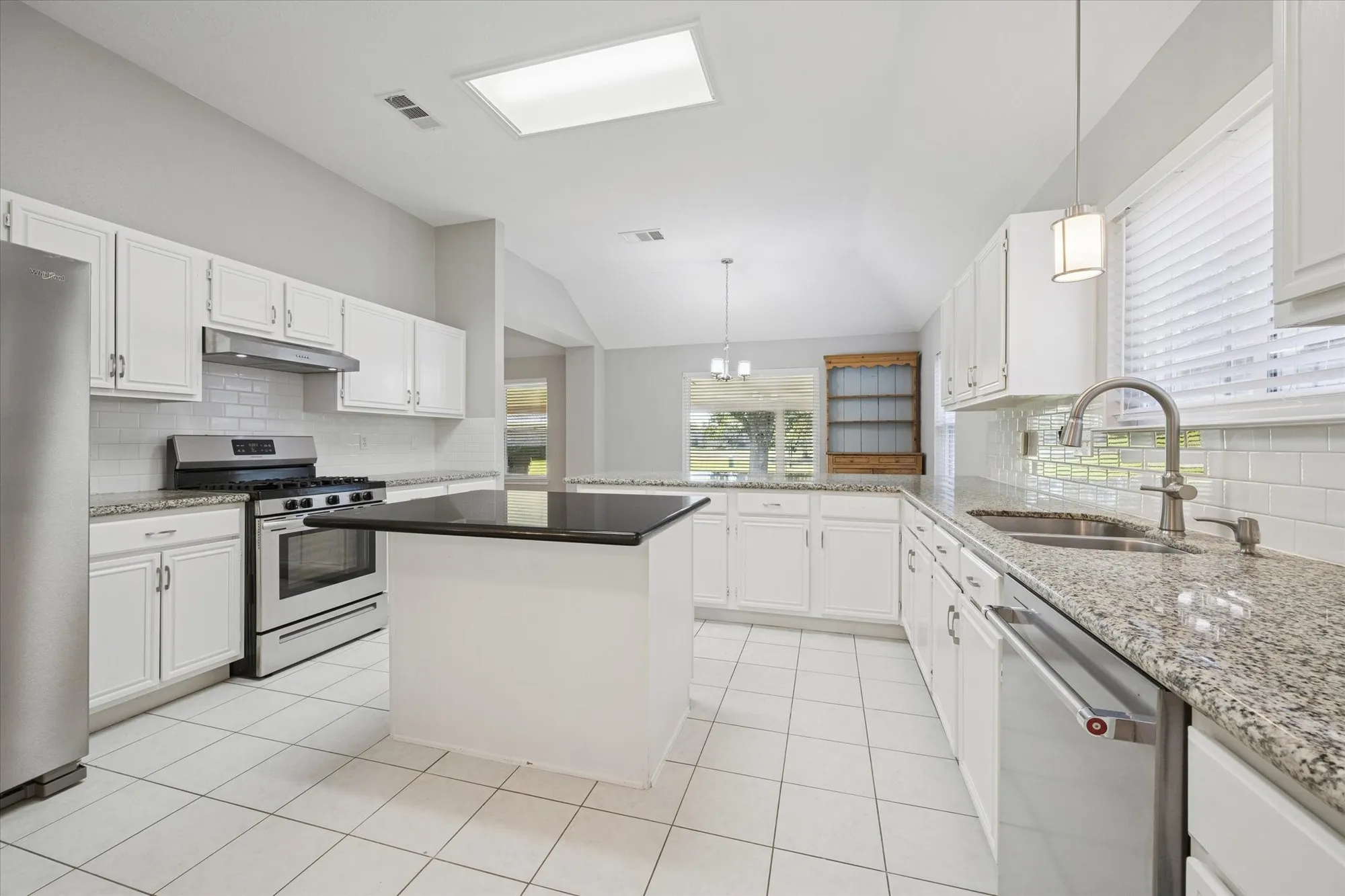 Property Slideshow image 11 of 26 | 3438 n peach hollow cir, Pearland, TX, 77584