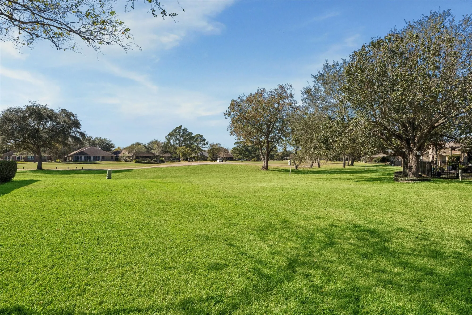 Property Slideshow image 24 of 26 | 3438 n peach hollow cir, Pearland, TX, 77584