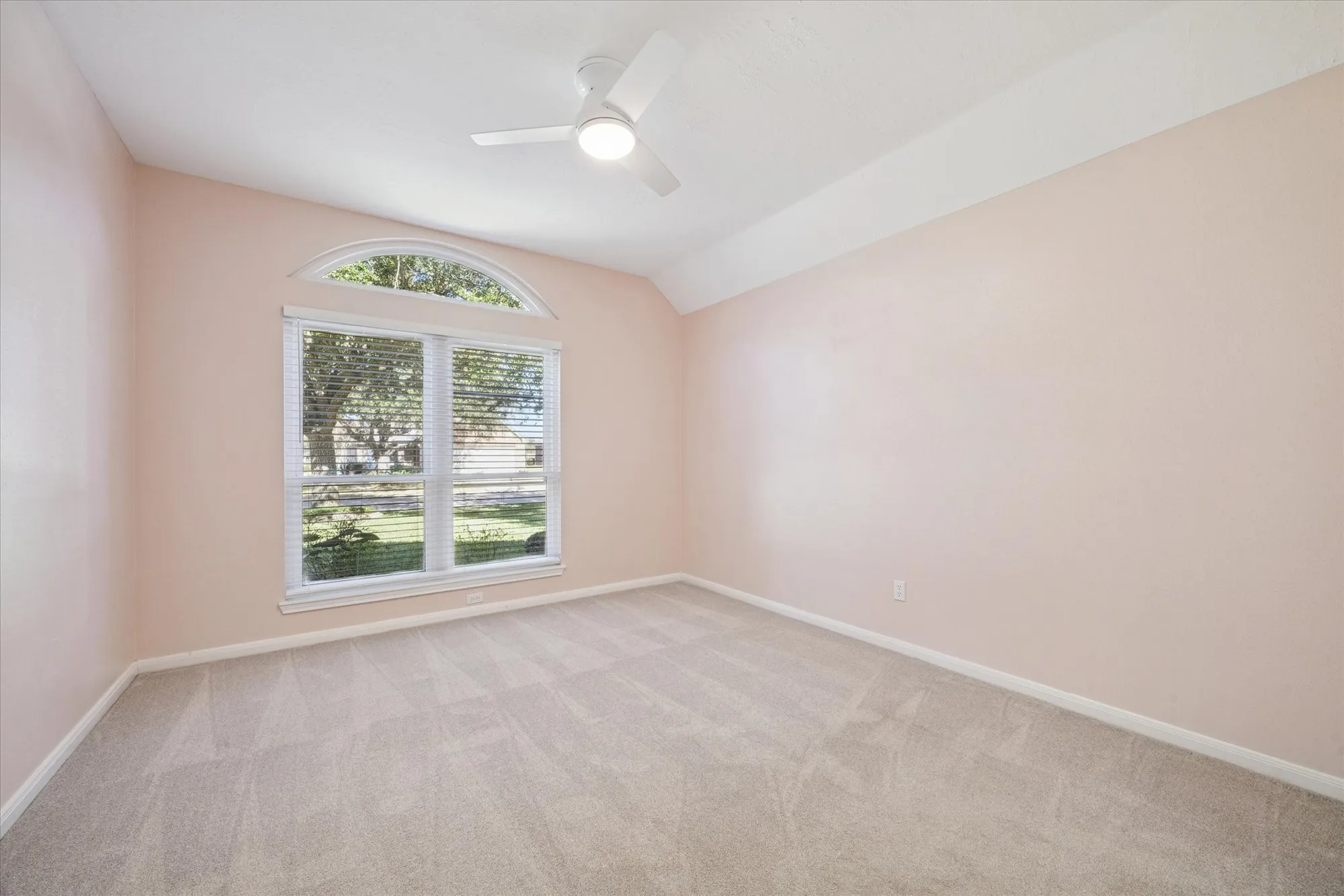 Property Slideshow image 20 of 26 | 3438 n peach hollow cir, Pearland, TX, 77584