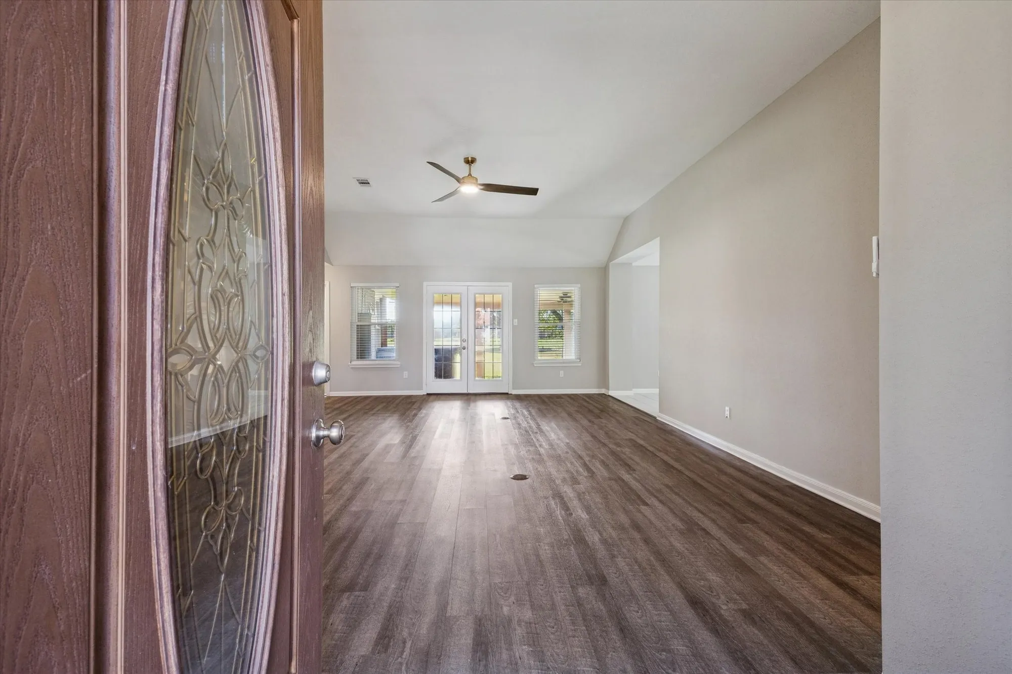 Property Slideshow image 5 of 26 | 3438 n peach hollow cir, Pearland, TX, 77584