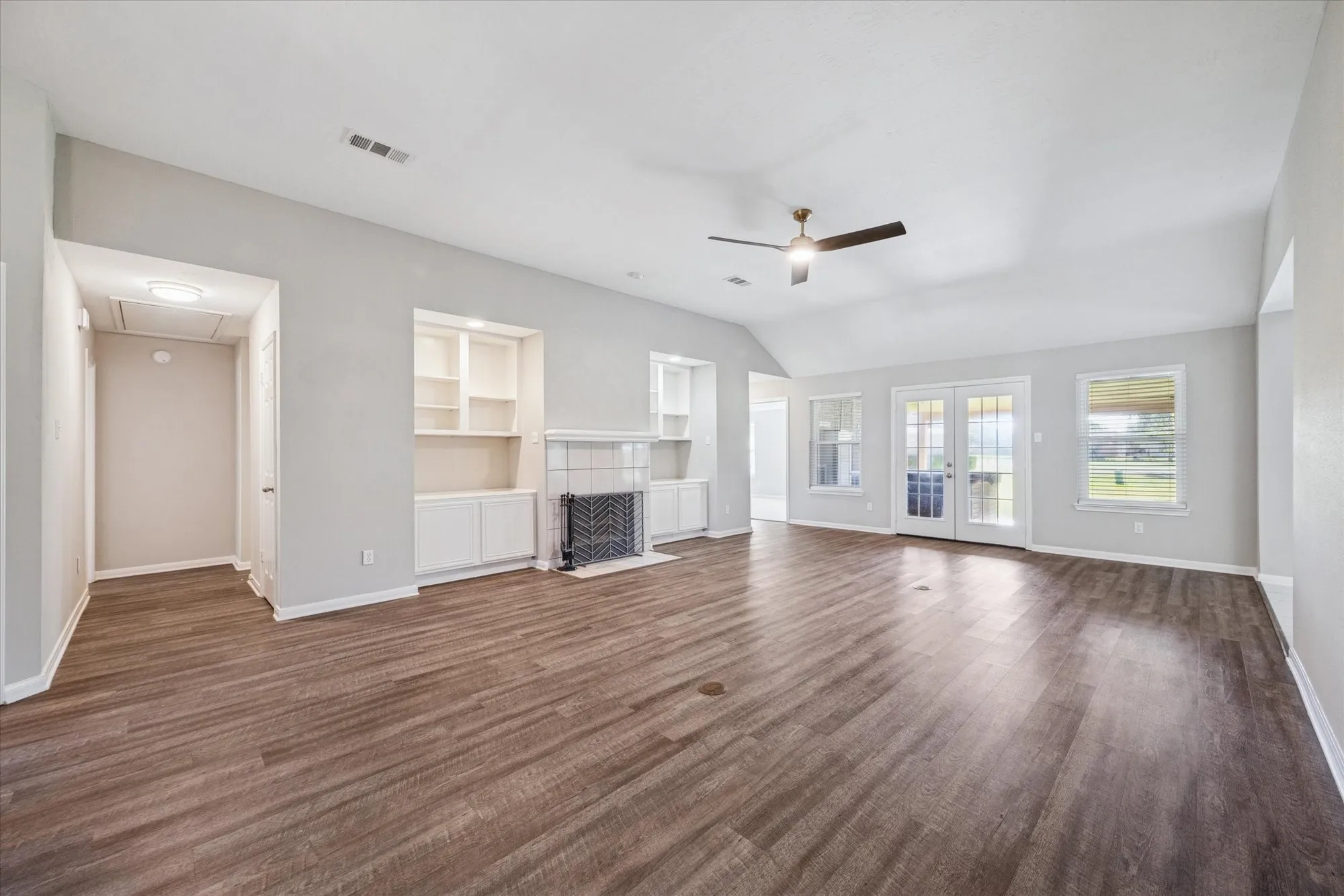 Property Slideshow image 8 of 26 | 3438 n peach hollow cir, Pearland, TX, 77584