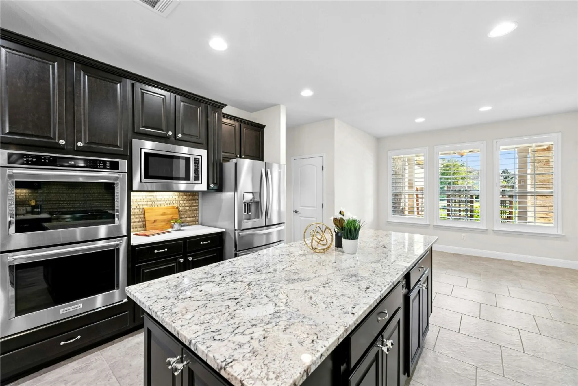 Property Slideshow image 15 of 39 | 104 cypress springs way, Georgetown, TX, 78633