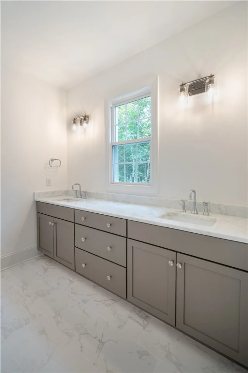 Property Slideshow image 19 of 37 | 3399 westport, Williamsburg, VA, 23188